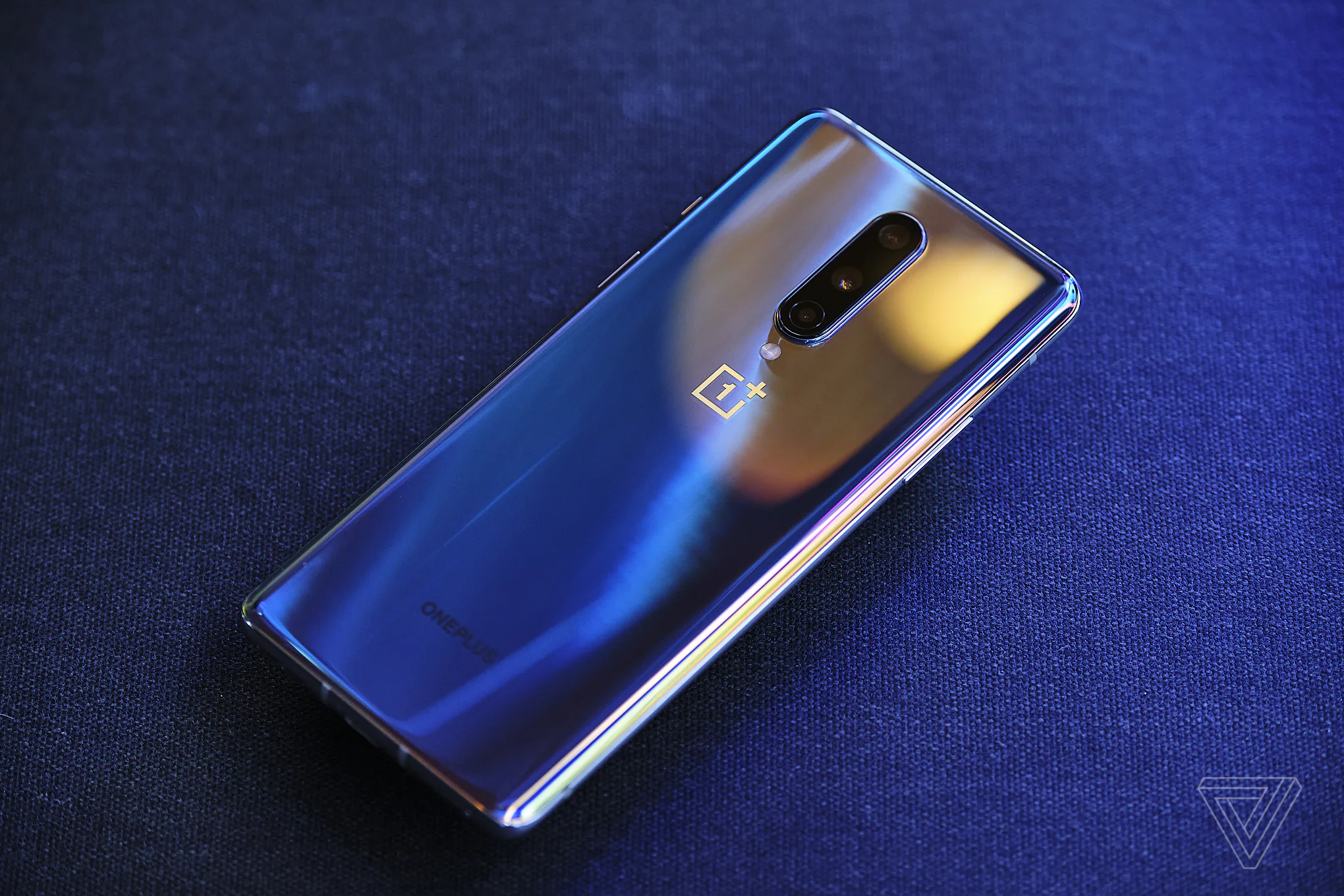OnePlus 8 và 8 Pro ra mắt, tạm biệt danh xưng flagship killer