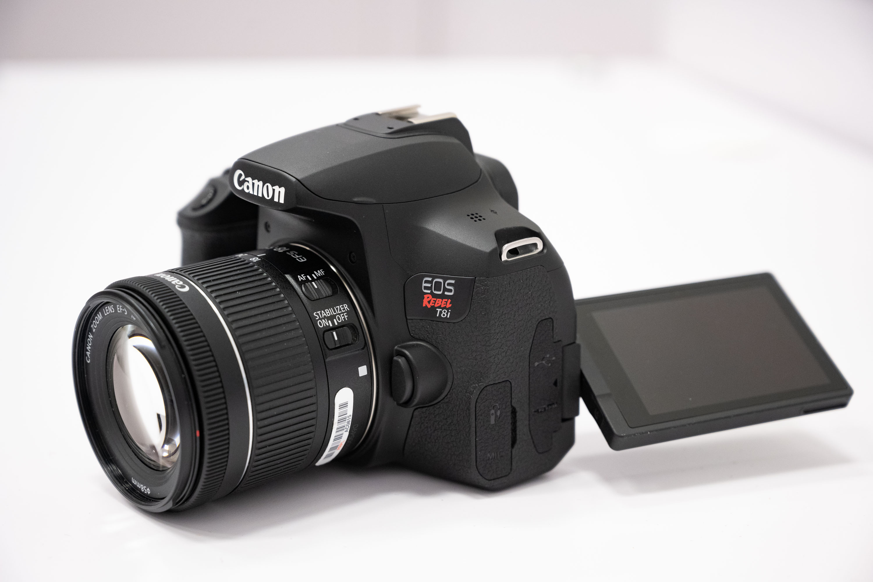 Canon giới thiệu Rebel T8i hay còn có tên là EOS 850D với nhiều tính năng hấp dẫn đối đầu với dòng máy mirrorless