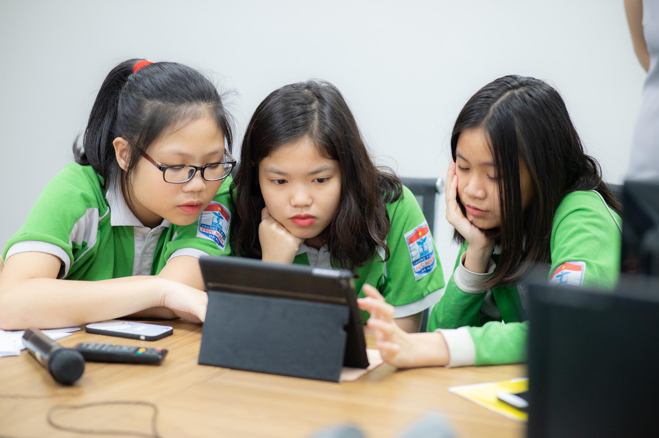 Cùng Microsoft “Xây dựng – Bảo vệ - Giáo dục” vì một Việt Nam số hóa