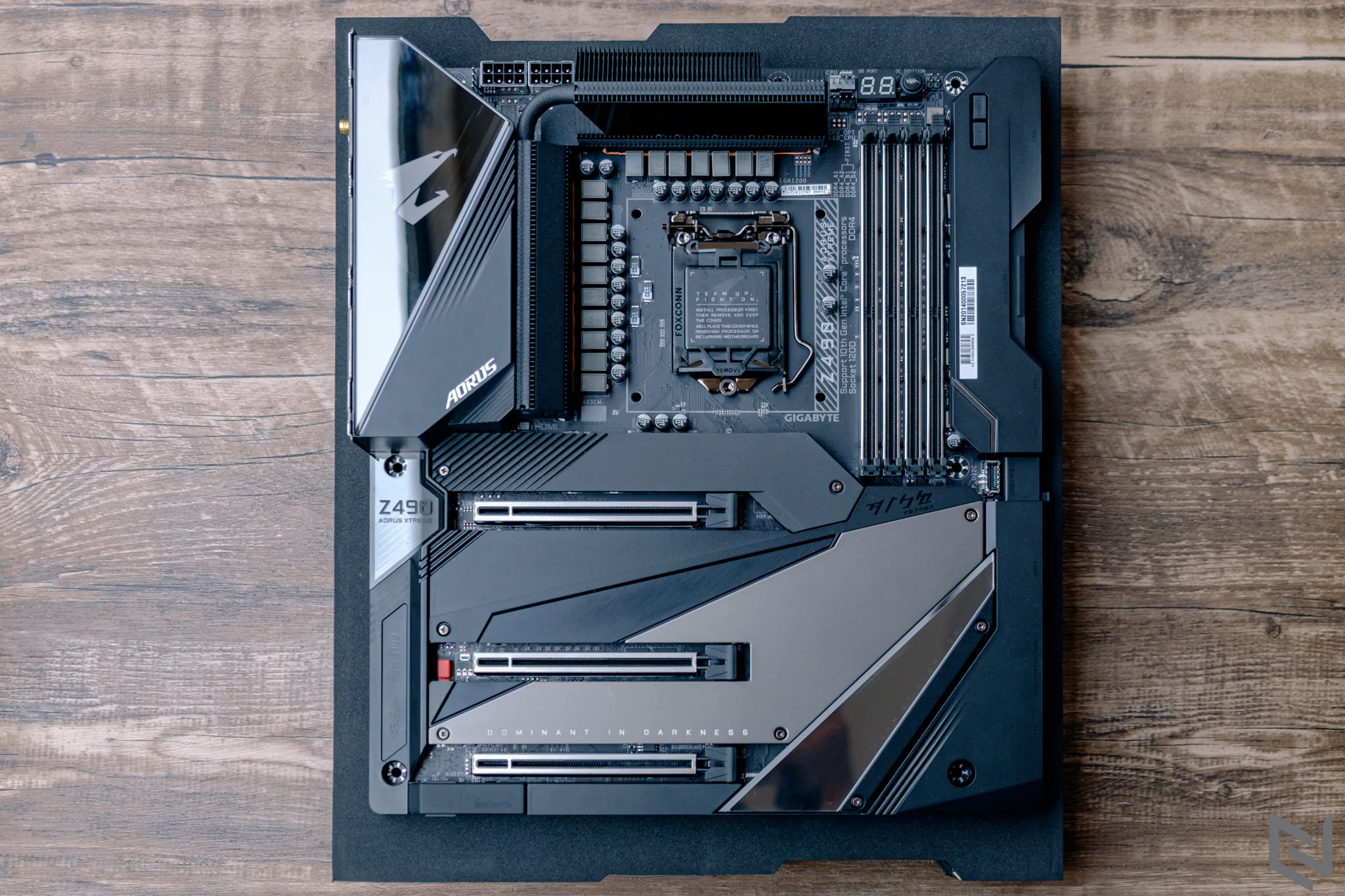 Mở hộp bo mạch chủ GIGABYTE Z490 AORUS Xtreme: Vũ khí tối thượng của dòng Z490 AORUS, cỗ xe tăng mạnh mẽ và bền bỉ đích thực