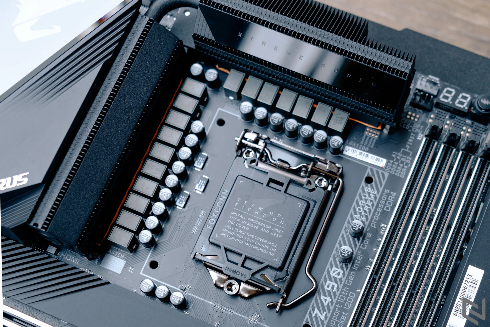 Mở hộp bo mạch chủ GIGABYTE Z490 AORUS Xtreme: Vũ khí tối thượng của dòng Z490 AORUS, cỗ xe tăng mạnh mẽ và bền bỉ đích thực