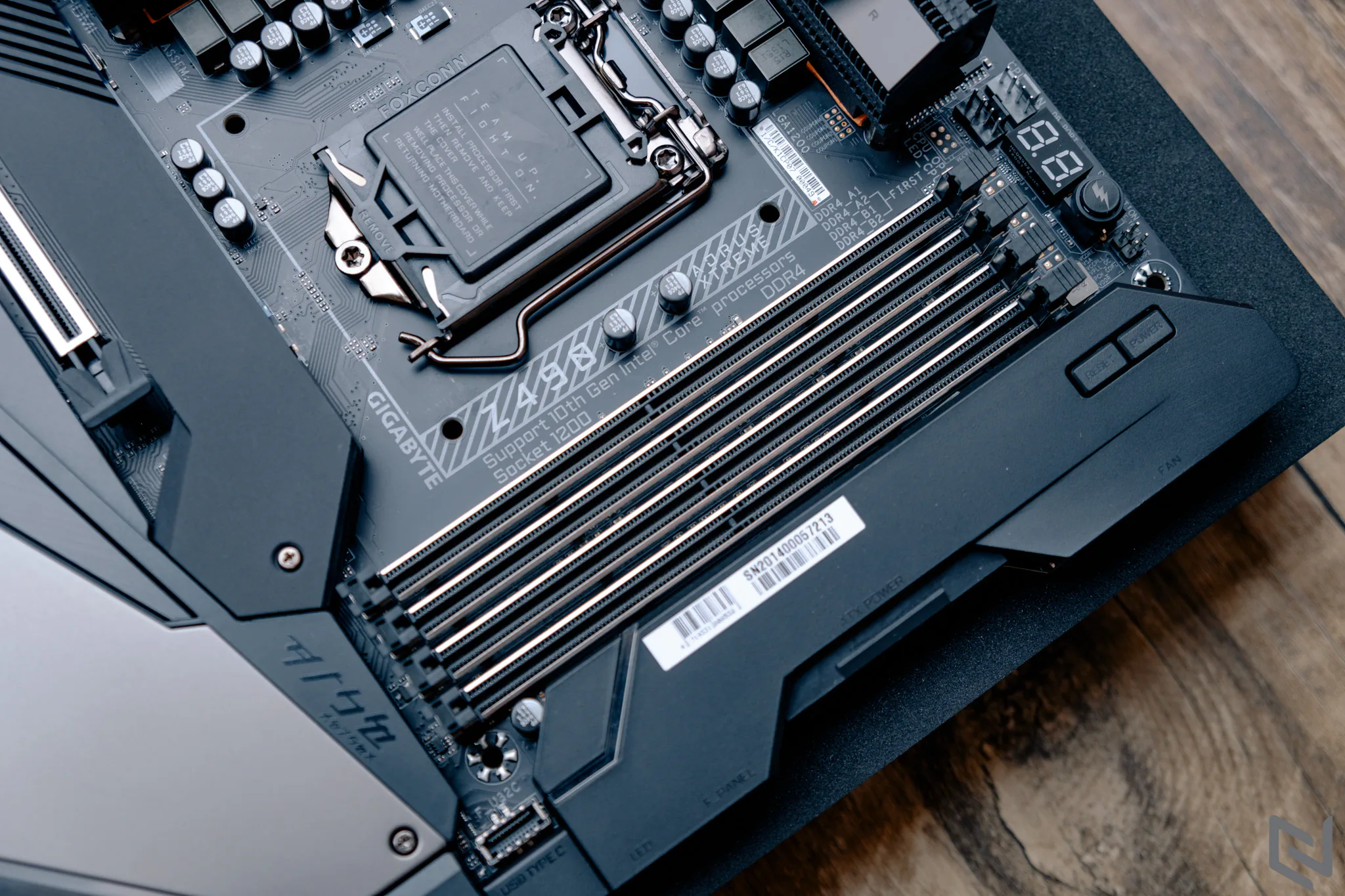 Mở hộp bo mạch chủ GIGABYTE Z490 AORUS Xtreme: Vũ khí tối thượng của dòng Z490 AORUS, cỗ xe tăng mạnh mẽ và bền bỉ đích thực