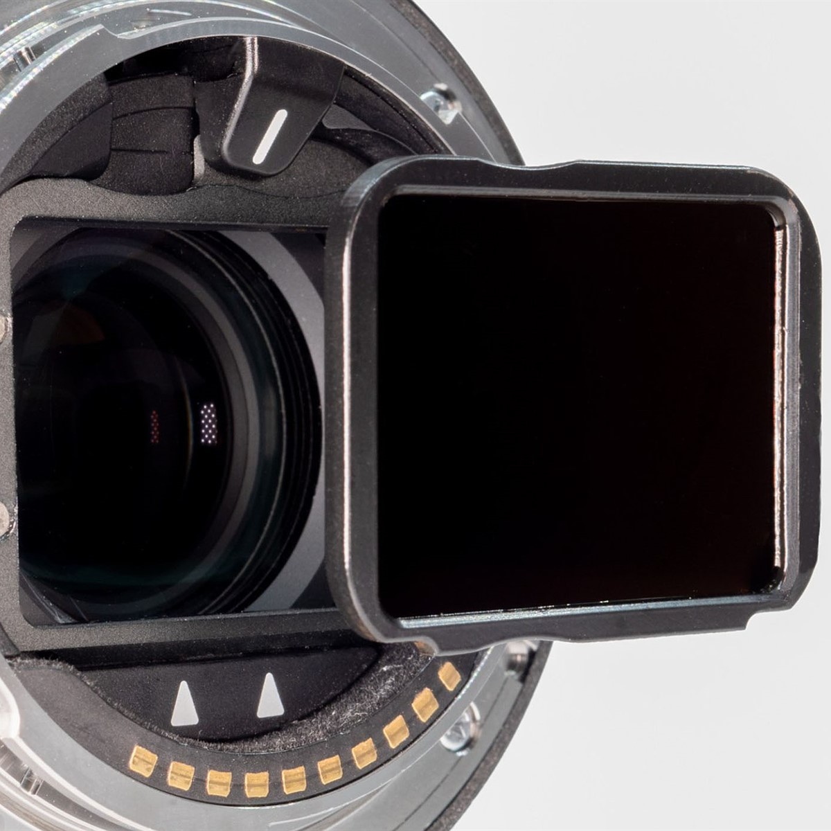 Aurora Aperture giới thiệu hệ thống filter sau dành cho Canon, Nikon, Sigma và ống kính góc siêu rộng Sony