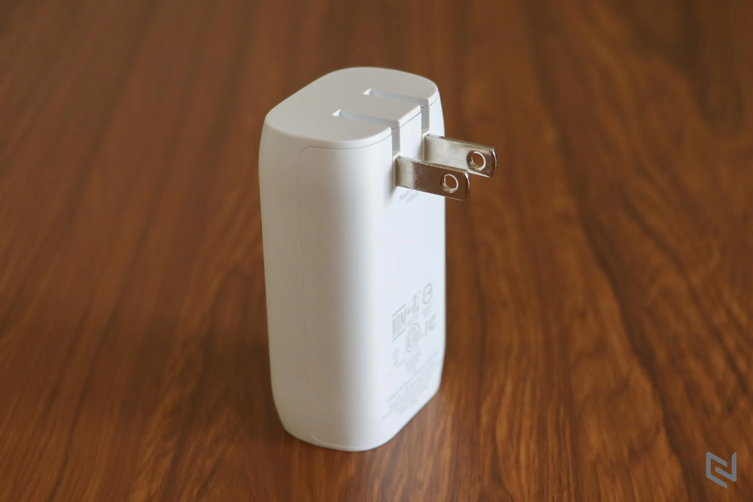 Trên tay Adapter sạc Belkin USB-C (PD) + USB-A 30W: Tiện lợi với 2 kiểu cắm, sạc nhanh và an toàn