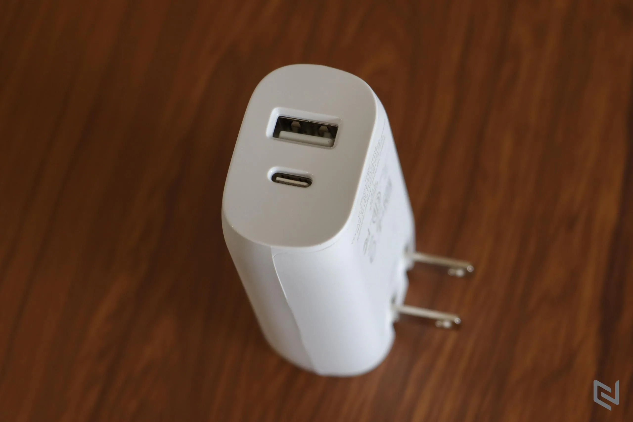 Trên tay Adapter sạc Belkin USB-C (PD) + USB-A 30W: Tiện lợi với 2 kiểu cắm, sạc nhanh và an toàn