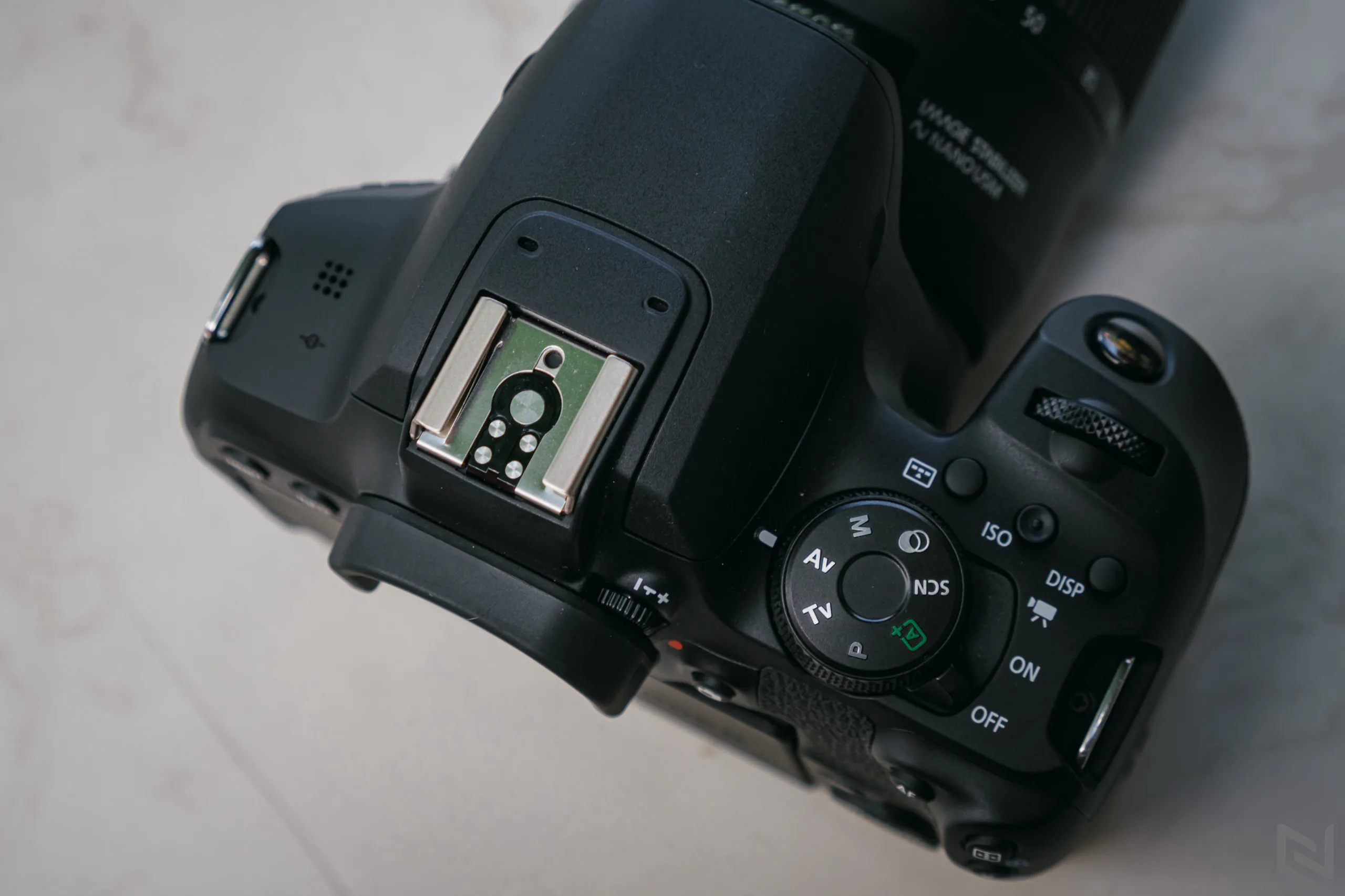 Trên tay Canon EOS 850D, chiếc DSLR hiếm hoi hiện tại dành cho người dùng nhập môn với nhiều tính năng cao cấp từ dòng EOS R
