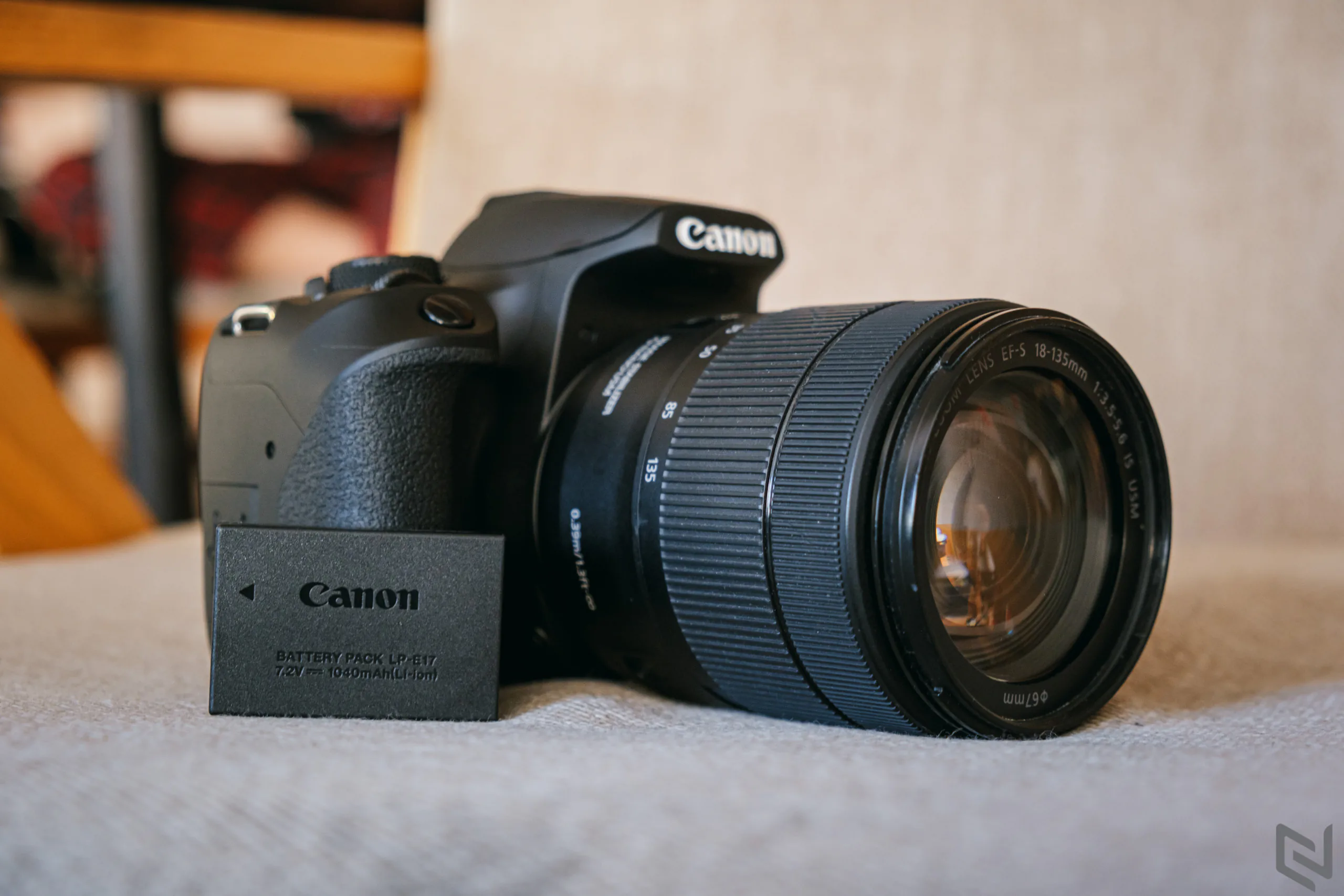 Trên tay Canon EOS 850D, chiếc DSLR hiếm hoi hiện tại dành cho người dùng nhập môn với nhiều tính năng cao cấp từ dòng EOS R