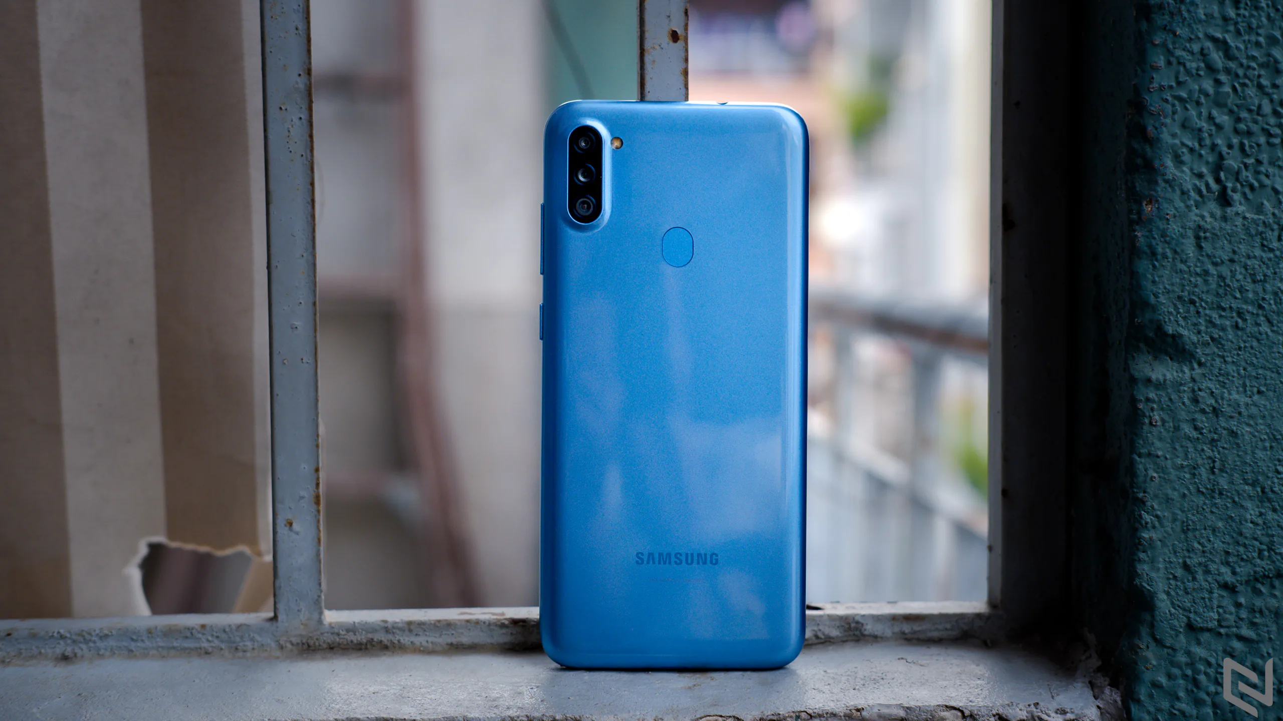 Trên tay Galaxy A11: Hội tụ những tinh hoa từ dòng Galaxy A với mức giá chưa tới 4 triệu