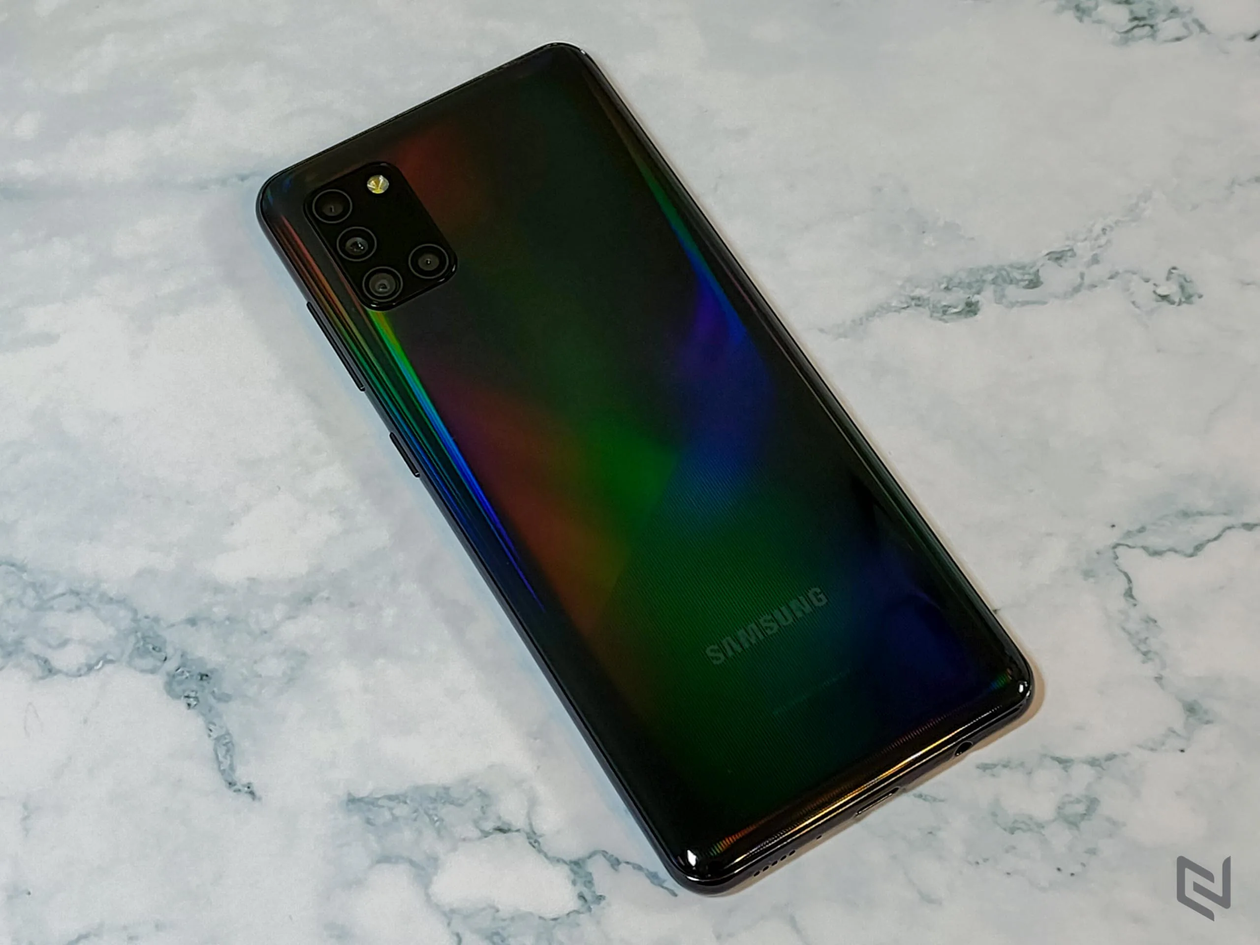 Mở hộp và đánh giá nhanh Galaxy A31: Pin khủng, 4 camera đa năng, hiệu năng khá