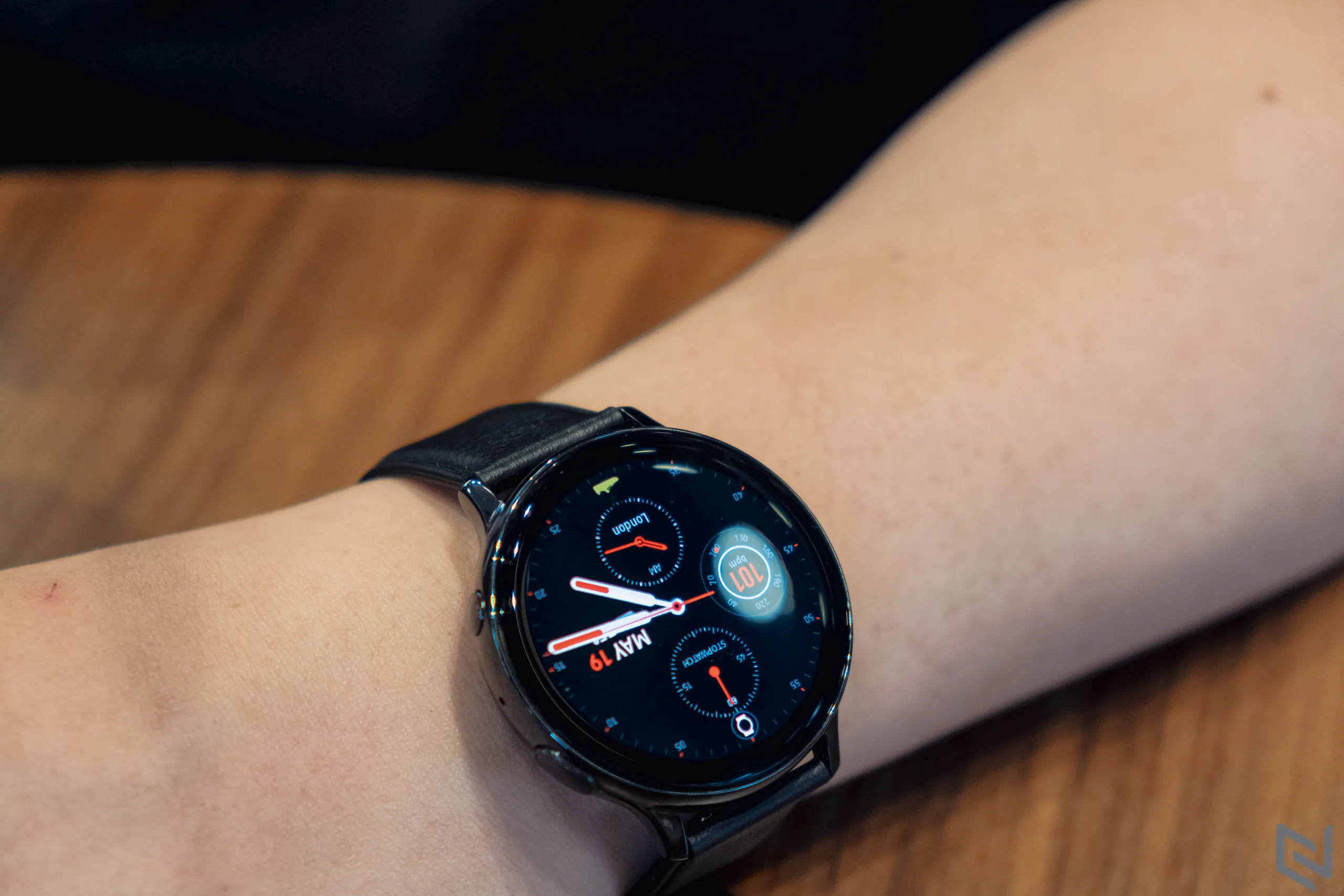 Trải nghiệm Galaxy Watch Active2 phiên bản LTE, hỗ trợ e-SIM mang đến khả năng kết nối internet độc lập