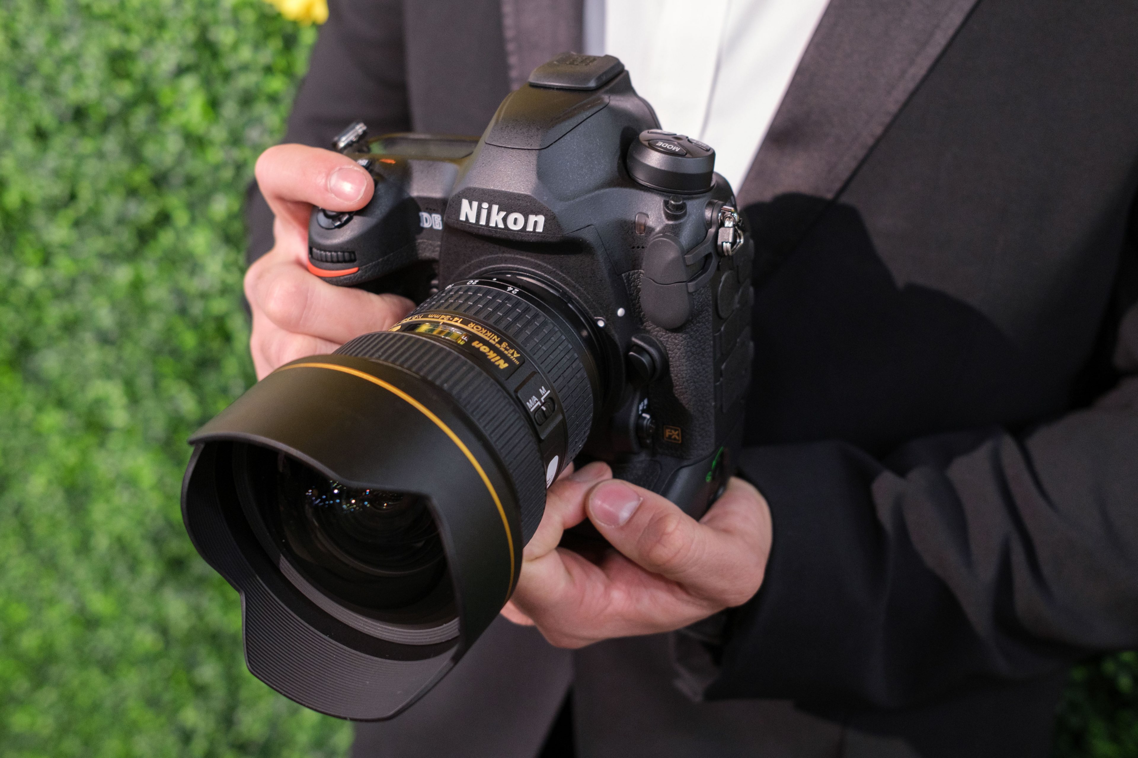 Nikon xác nhận những chiếc máy ảnh D6 đầu tiên tới tay khách hàng vào cuối tháng 5