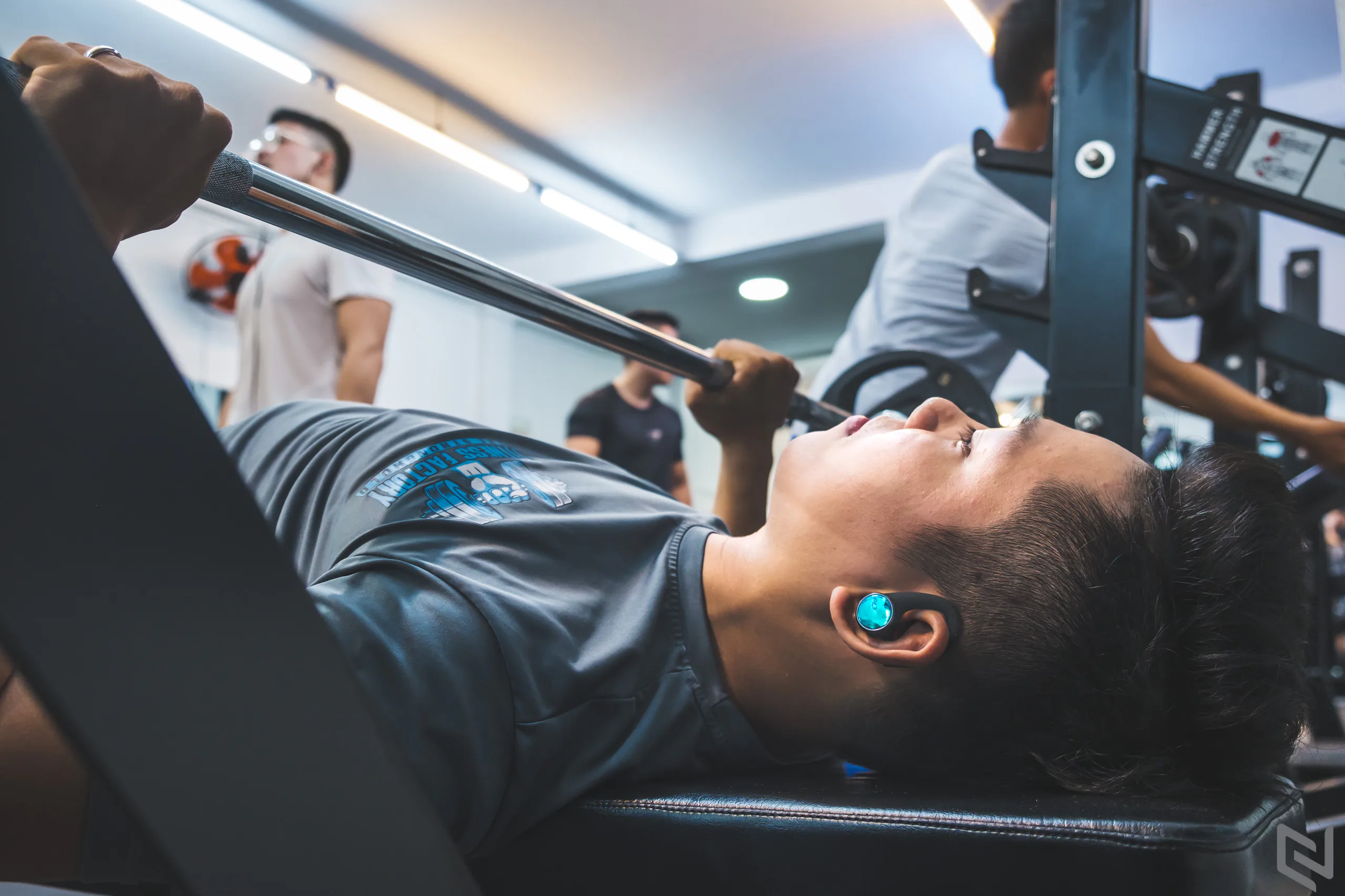 Trên tay tai nghe Plantronics BackBeat FIT 3100: Hoàn thiện tốt, bám tai chắc chắn và kháng nước IP57