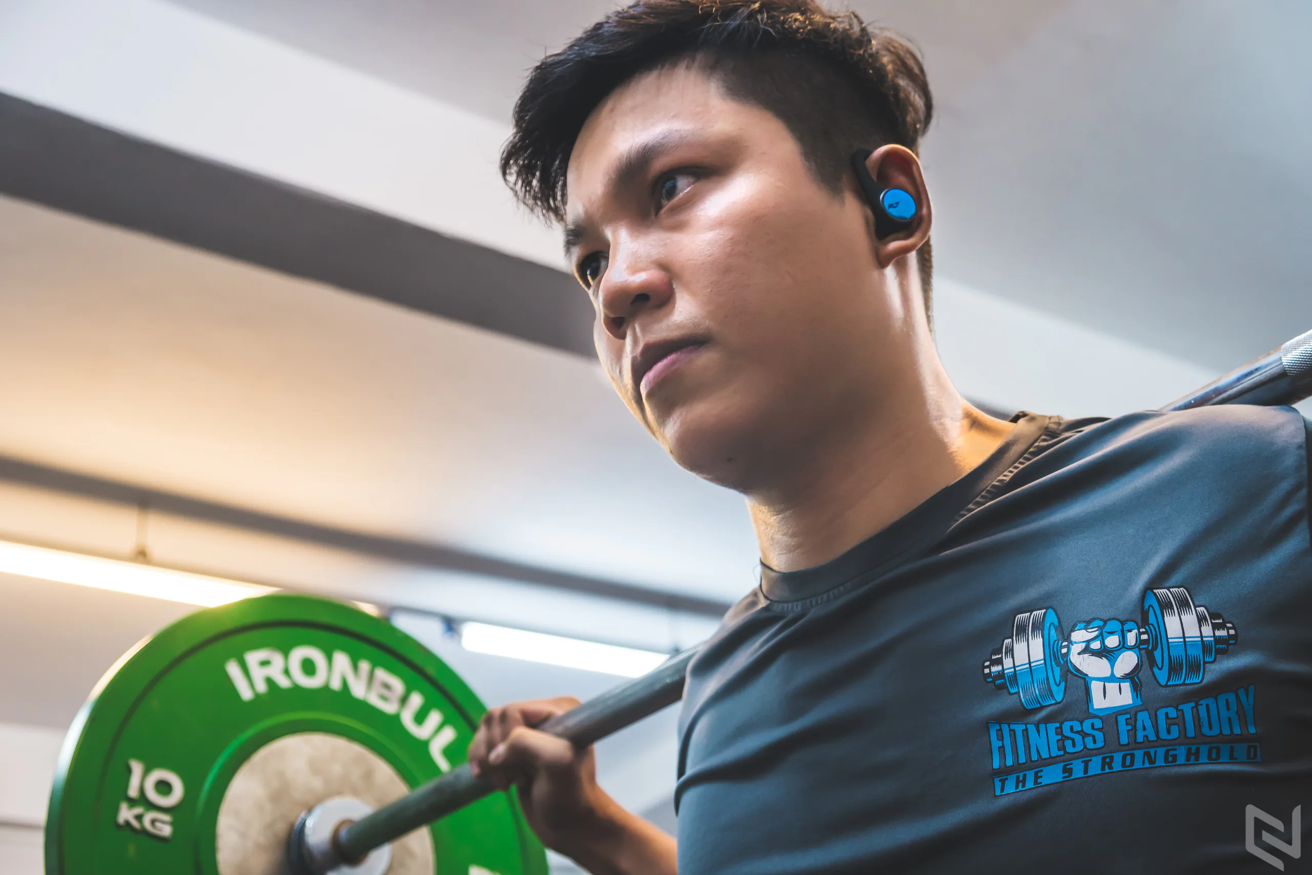 Trên tay tai nghe Plantronics BackBeat FIT 3100: Hoàn thiện tốt, bám tai chắc chắn và kháng nước IP57
