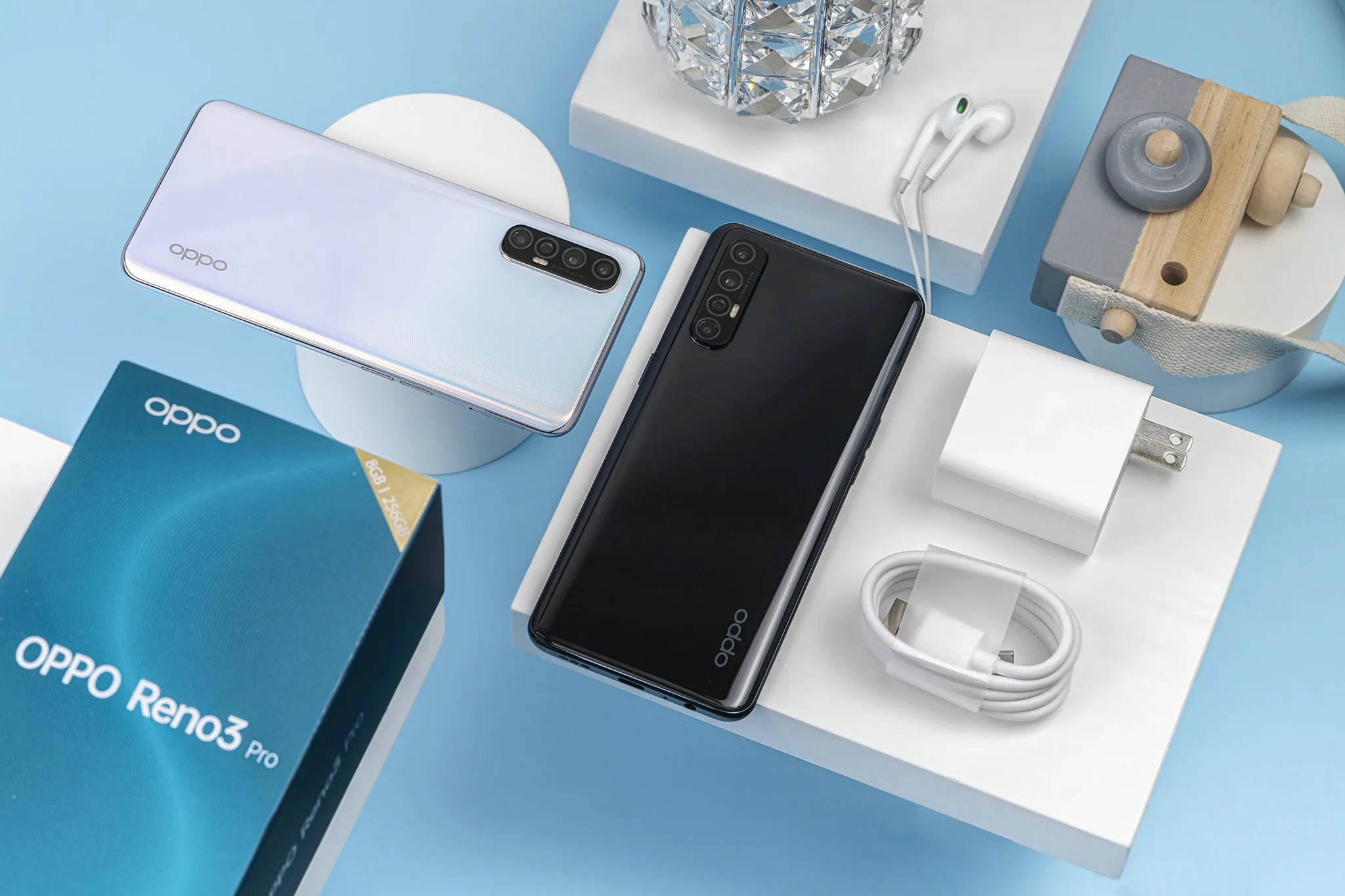 Tuần này có gì: 13-inch MacBook Pro 2020, OPPO Reno3, Bphone 86, rạp phim mở cửa,...