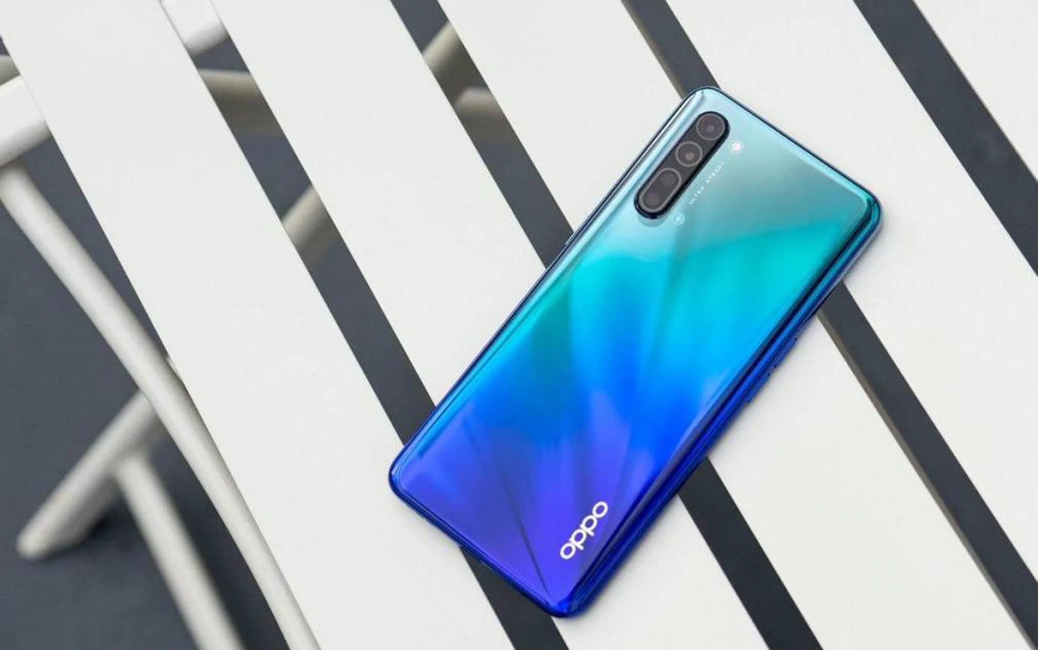 OPPO nhá hàng chuyên gia selfie Reno3 sẽ ra mắt ngày 8/5 cùng quà tặng lên tới 1,290,000 VND