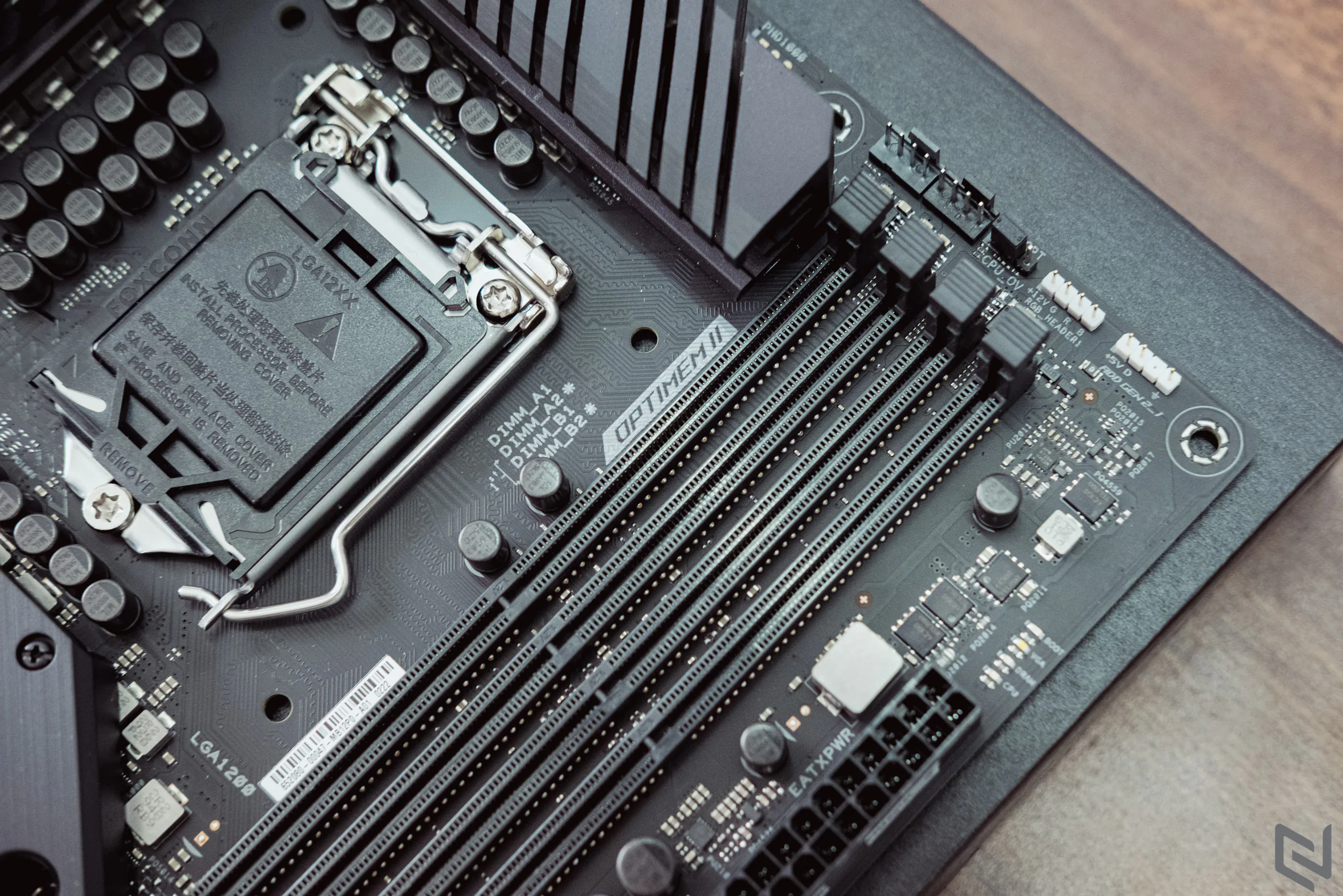 Mở hộp bo mạch chủ ASUS ROG Strix Z490-E Gaming, vẻ đẹp phong cách "cyberpunk" chưa bao giờ ngừng hot