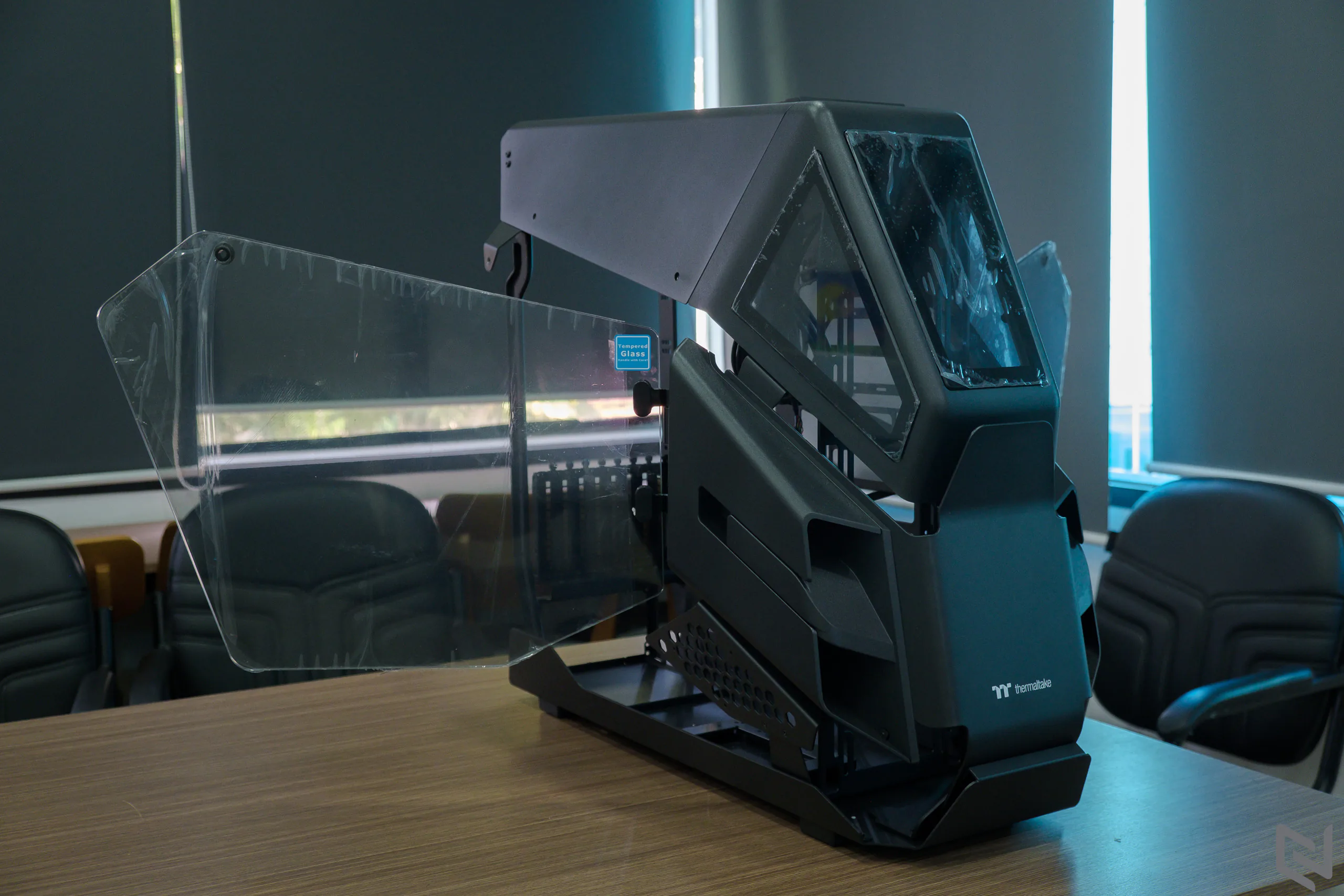 Thermaltake giới thiệu 4 thùng máy tính mới AH-T600, H550 TG, H200 TG, S100 TG tại Việt Nam