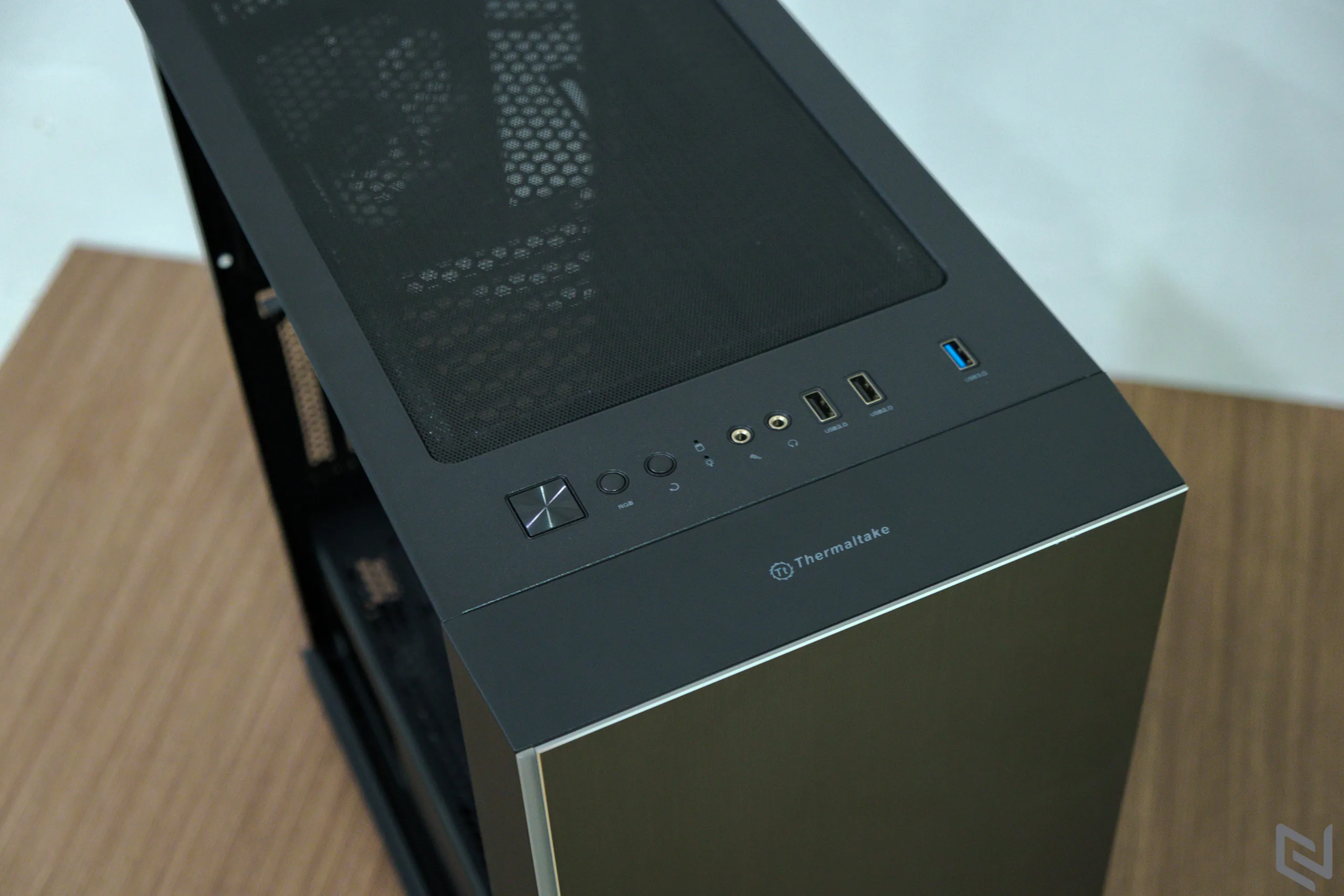 Thermaltake giới thiệu 4 thùng máy tính mới AH-T600, H550 TG, H200 TG, S100 TG tại Việt Nam