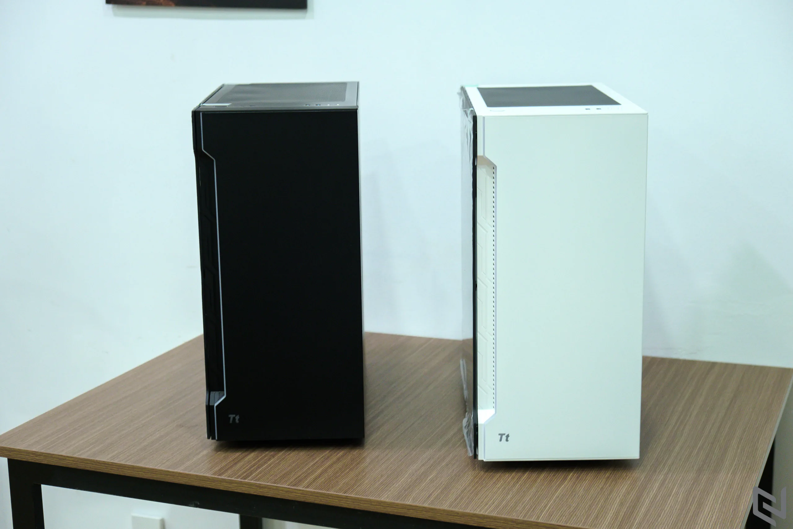 Thermaltake giới thiệu 4 thùng máy tính mới AH-T600, H550 TG, H200 TG, S100 TG tại Việt Nam