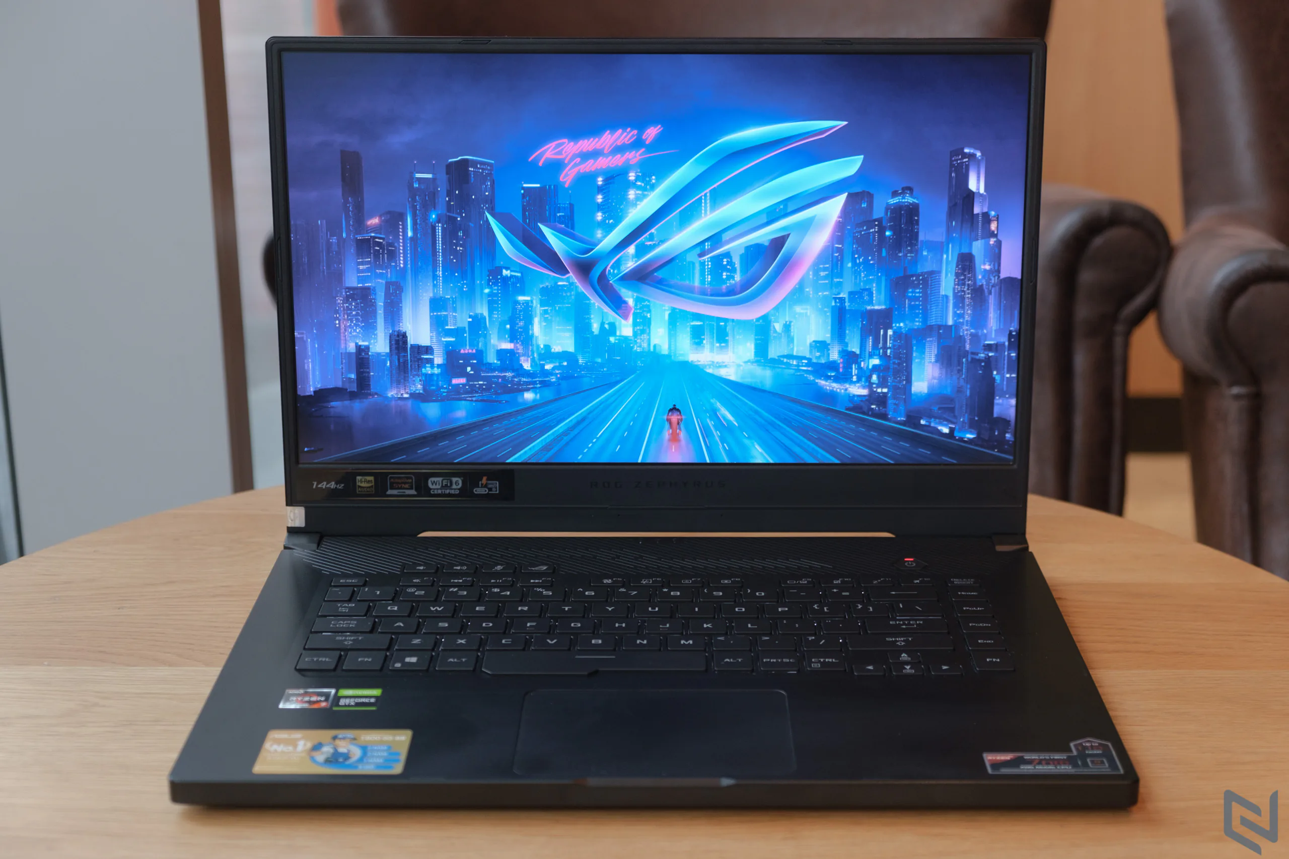 Trải nghiệm ASUS ROG Zephyrus G15: Quái thú hiệu năng mới trong phân khúc giá 30 triệu, đã đến lúc chuyển sang phe "đỏ"?