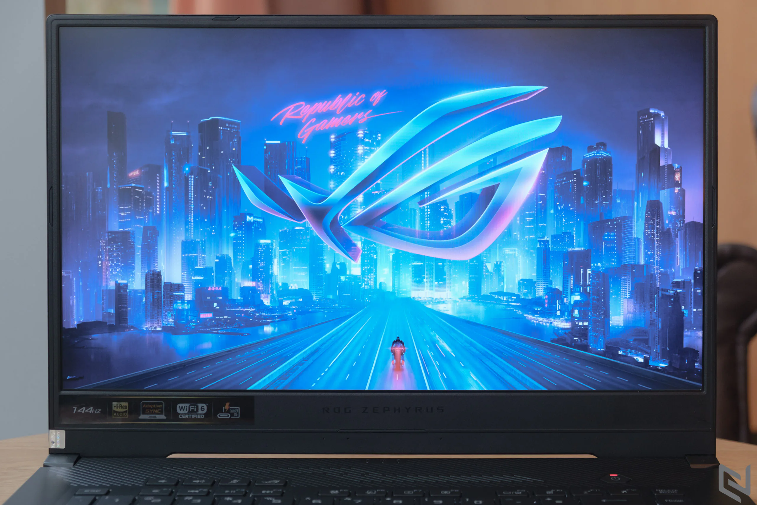 Trải nghiệm ASUS ROG Zephyrus G15: Quái thú hiệu năng mới trong phân khúc giá 30 triệu, đã đến lúc chuyển sang phe "đỏ"?