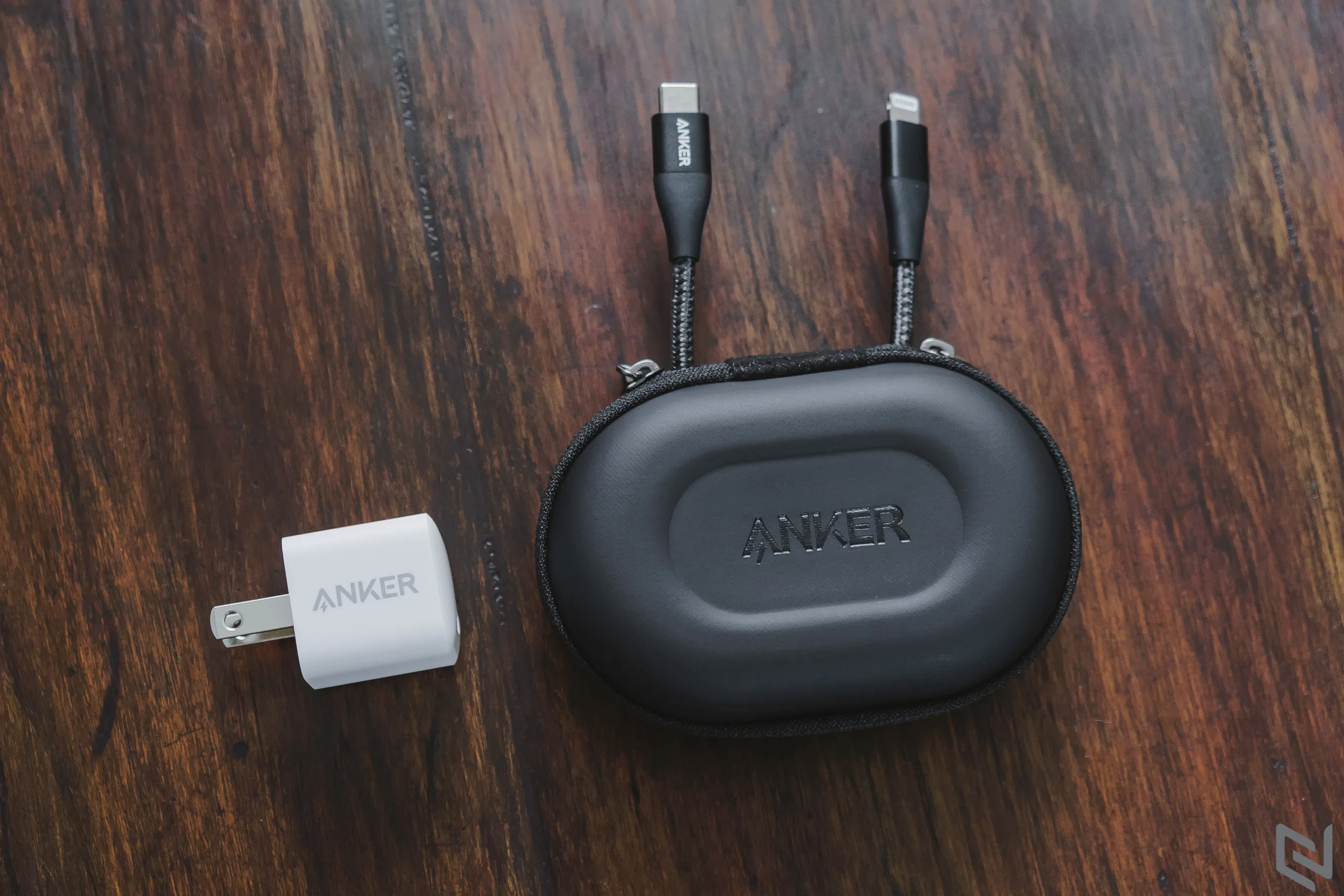 Trên tay cốc sạc siêu nhỏ gọn Anker PowerPort III Nano 18W và cáp PowerLine+ II USB-C to Lightning