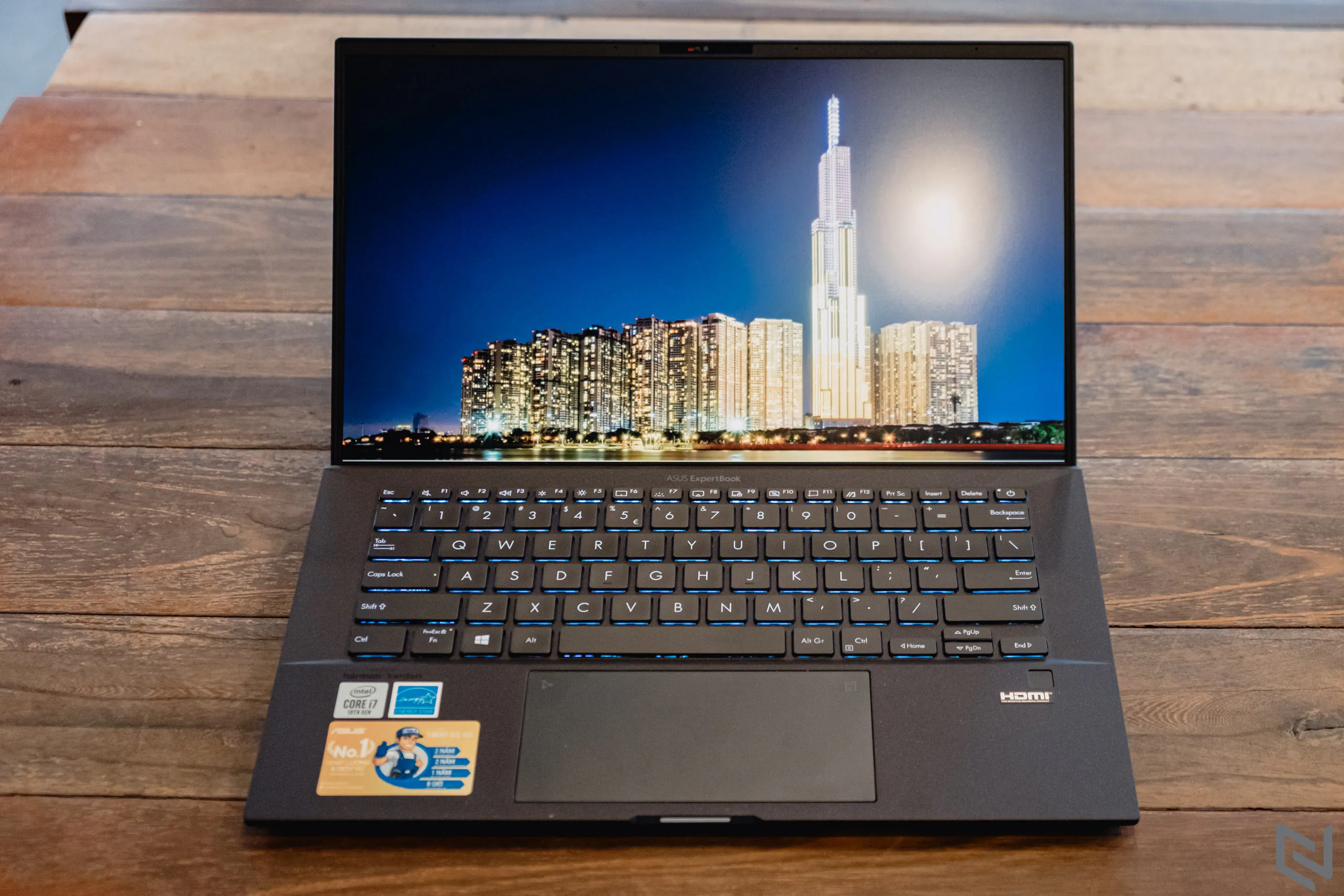 Đánh giá ASUS ExpertBook B9450, laptop pin 24 giờ nhẹ nhất thế giới