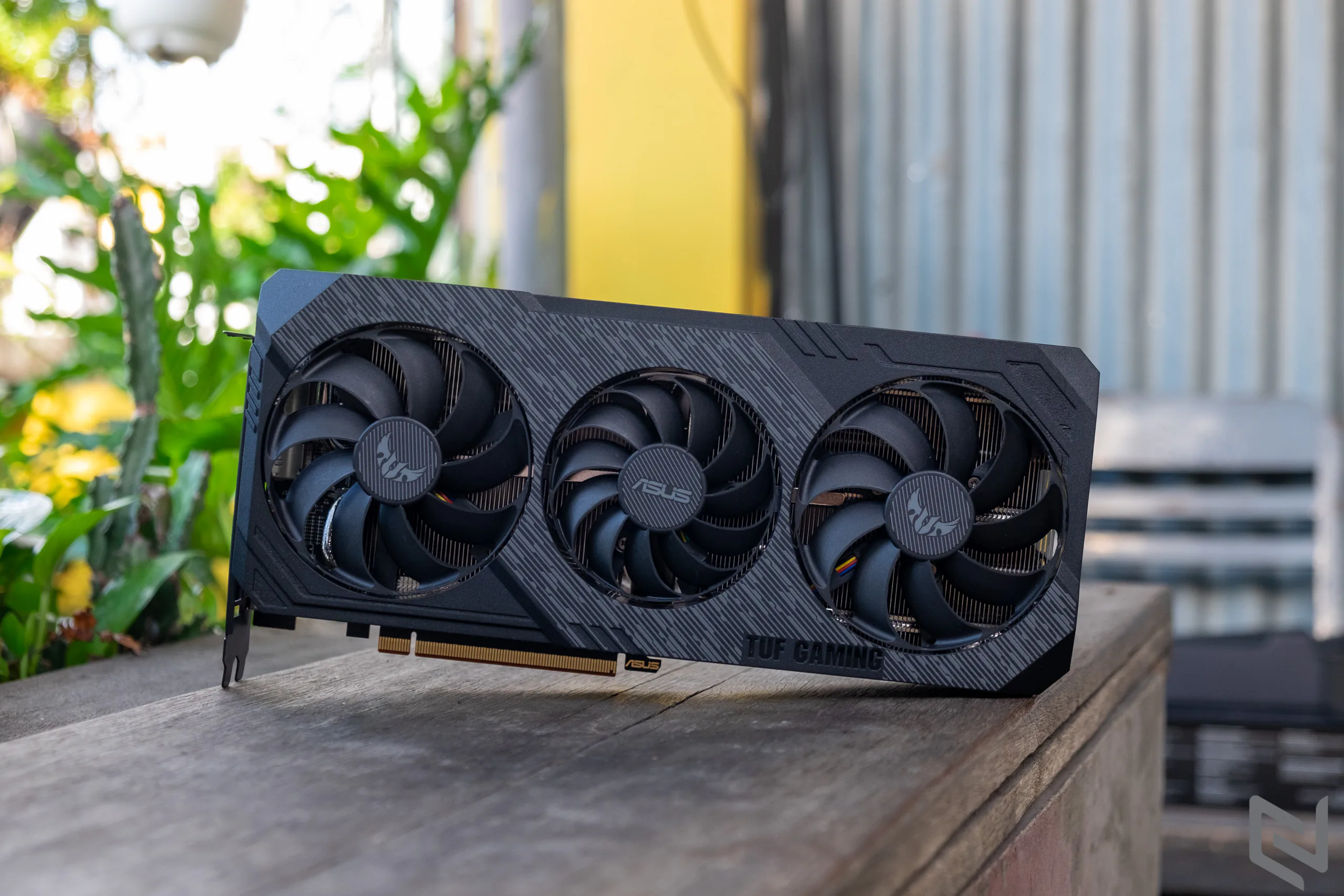 Trên tay card đồ hoạ ASUS TUF Gaming X3 RX 5700 OC: Mạnh mẽ, vừa túi tiền