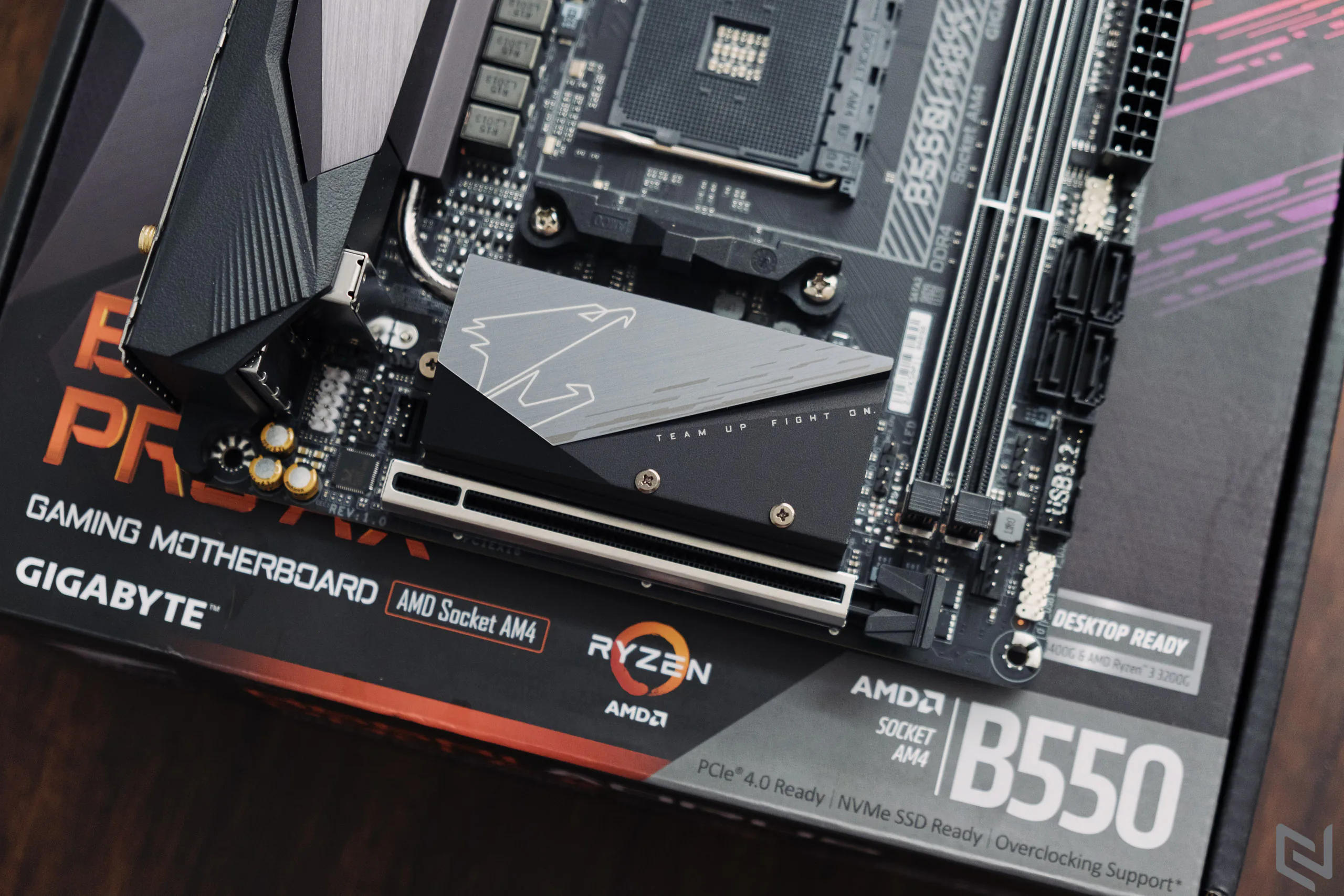 Mở hộp bo mạch chủ B550I AORUS PRO AX từ GIGABYTE: Sự lựa chọn hợp lý cho dàn PC Mini-ITX