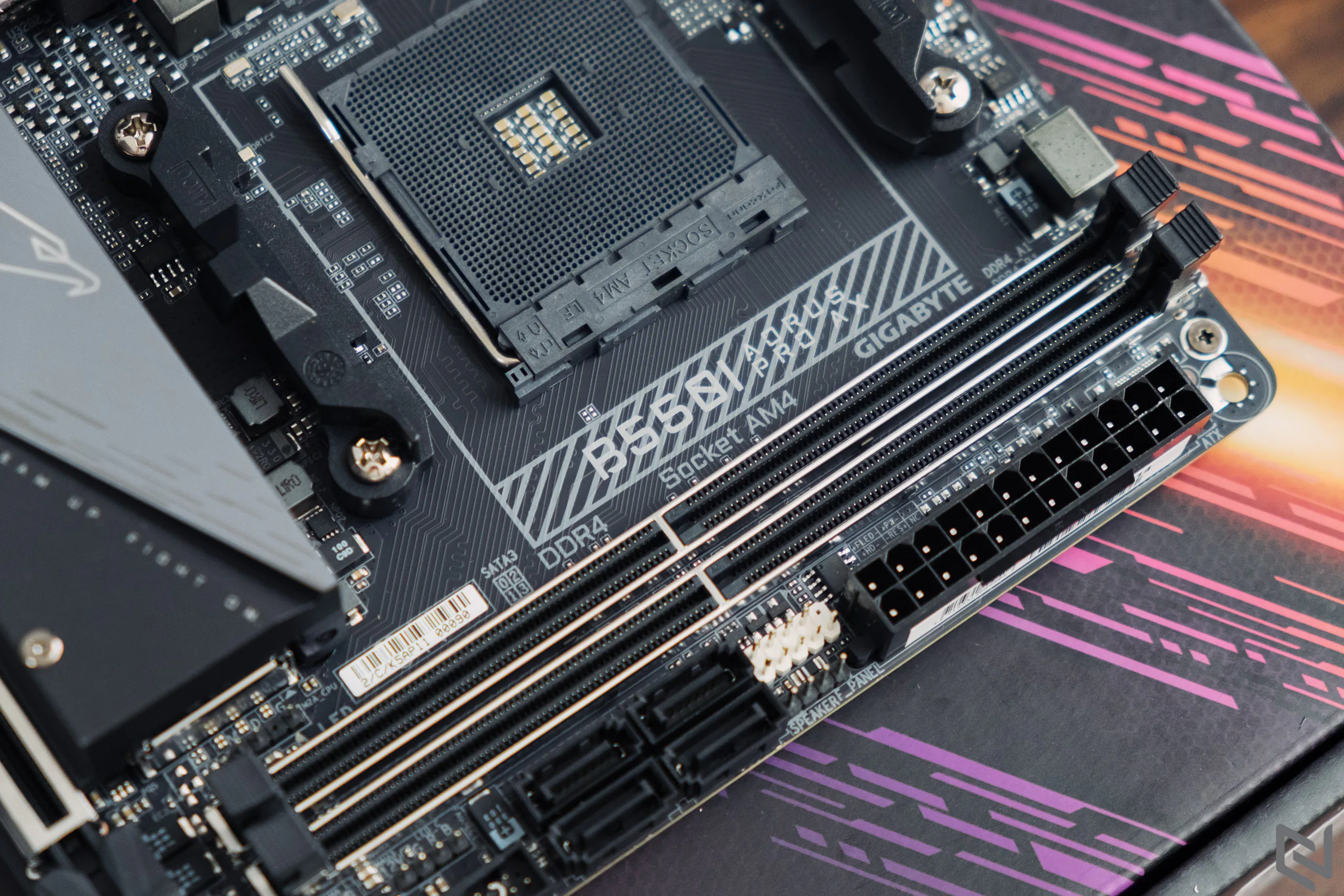 Mở hộp bo mạch chủ B550I AORUS PRO AX từ GIGABYTE: Sự lựa chọn hợp lý cho dàn PC Mini-ITX