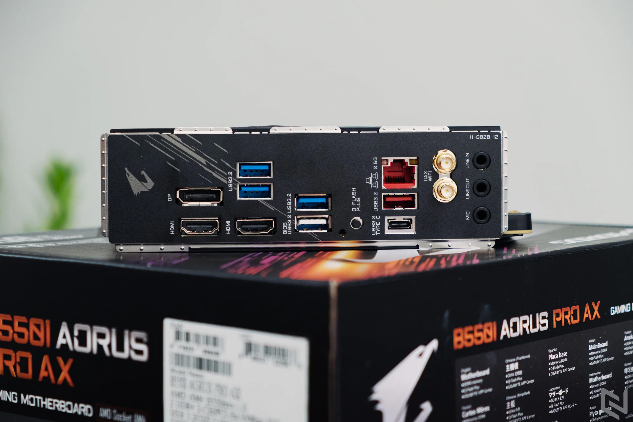 Mở hộp bo mạch chủ B550I AORUS PRO AX từ GIGABYTE: Sự lựa chọn hợp lý cho dàn PC Mini-ITX
