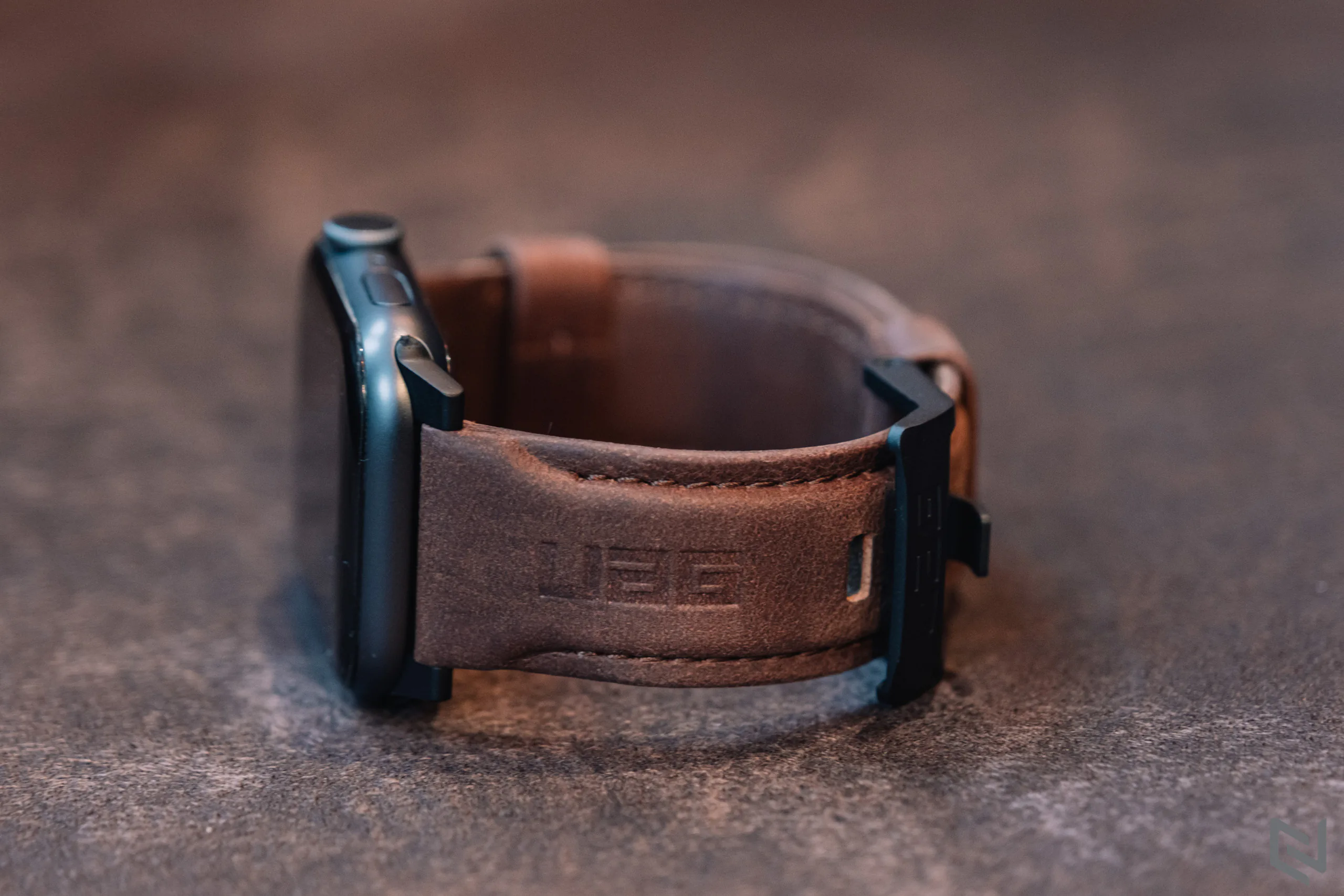 Trên tay dây da UAG cho Apple Watch: Chất lượng hoàn thiện tốt, cao cấp và hầm hố