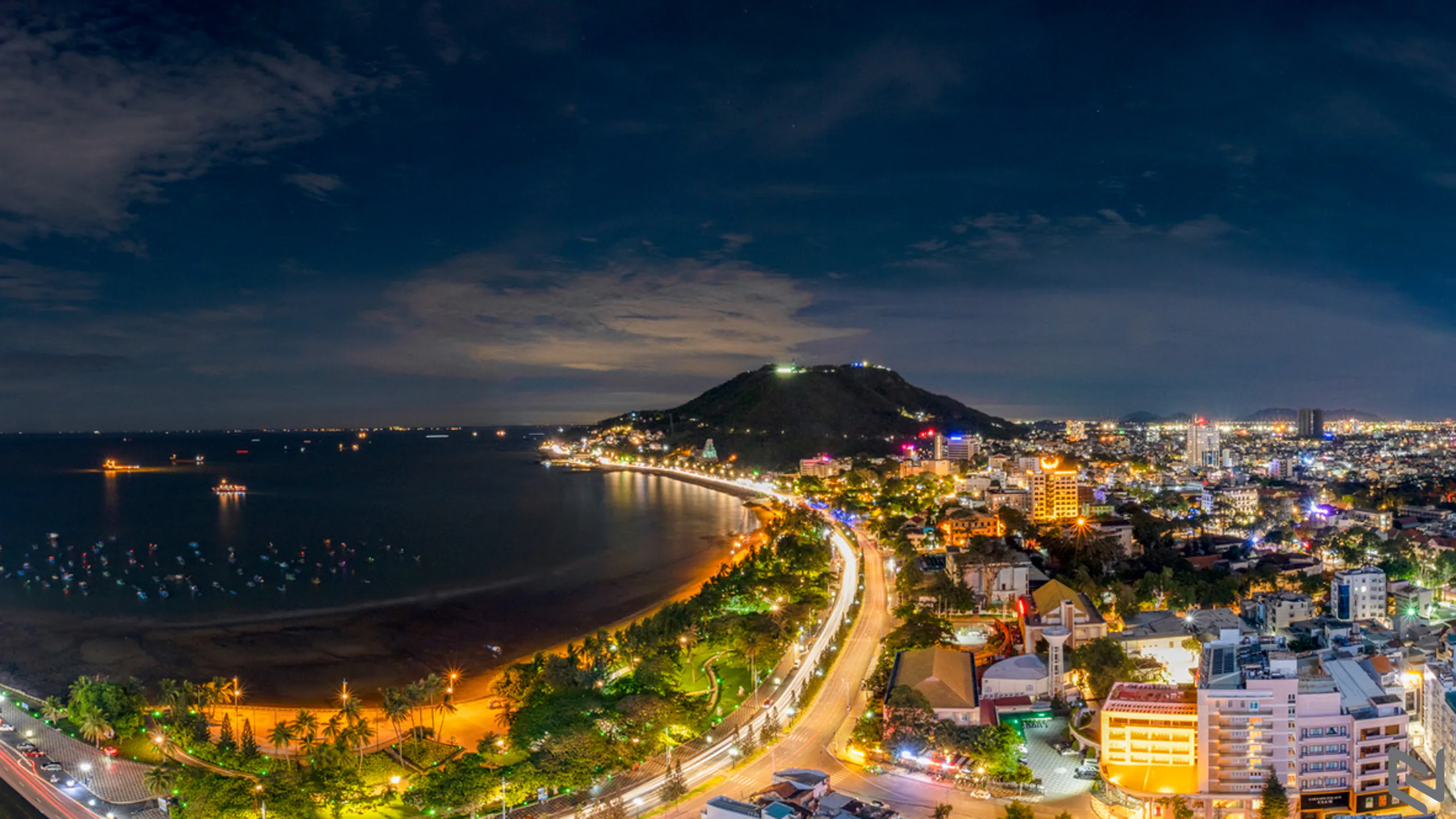 Fujifilm sẽ ra mắt ống kính XF 10-24mm F4 II mới, cải thiện độ méo và thêm khả năng chống chịu thời tiết