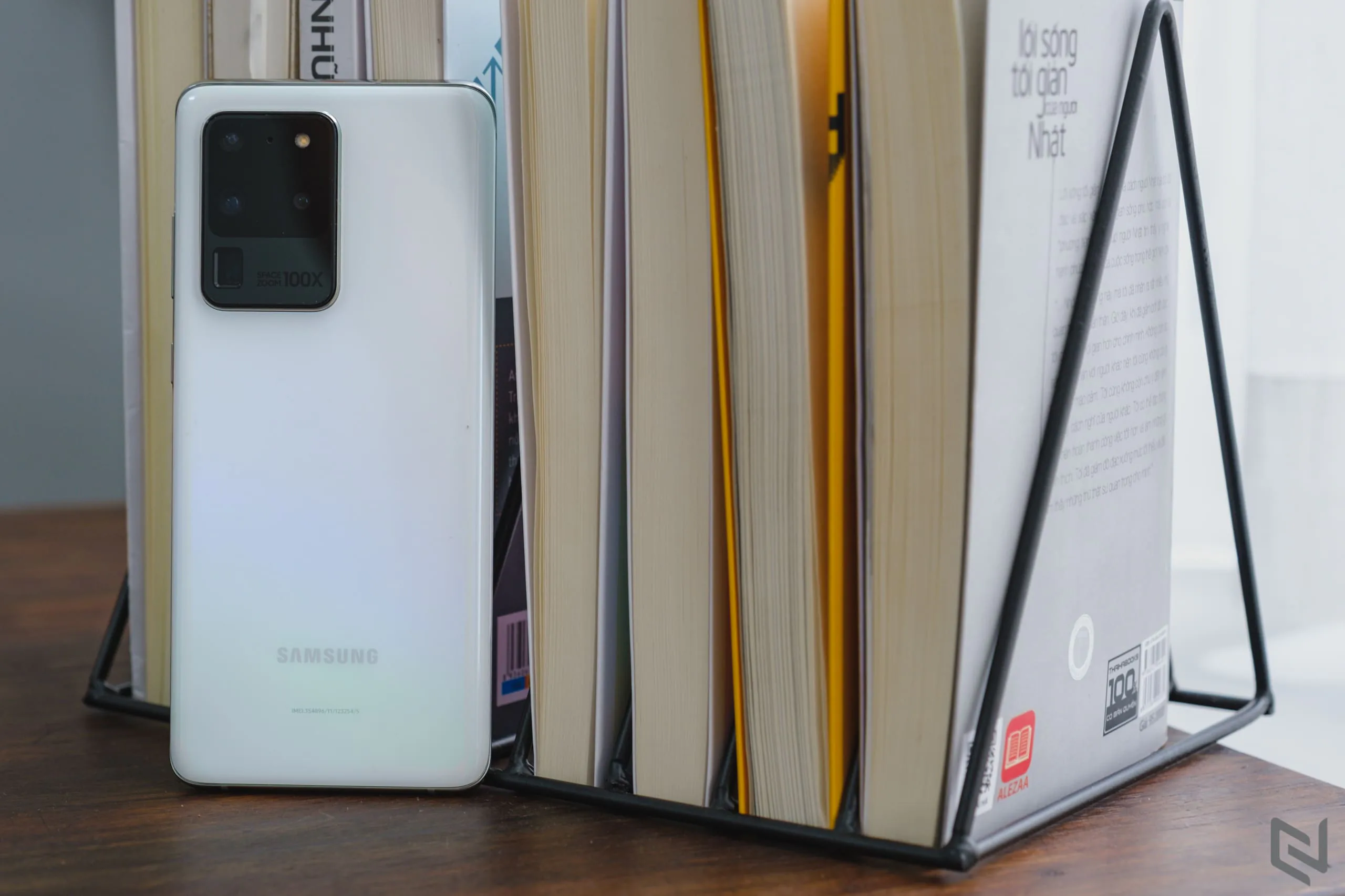 Mở hộp Galaxy S20 Ultra Trắng Thiên Vân: Vẻ đẹp từ sự đơn giản và cao cấp