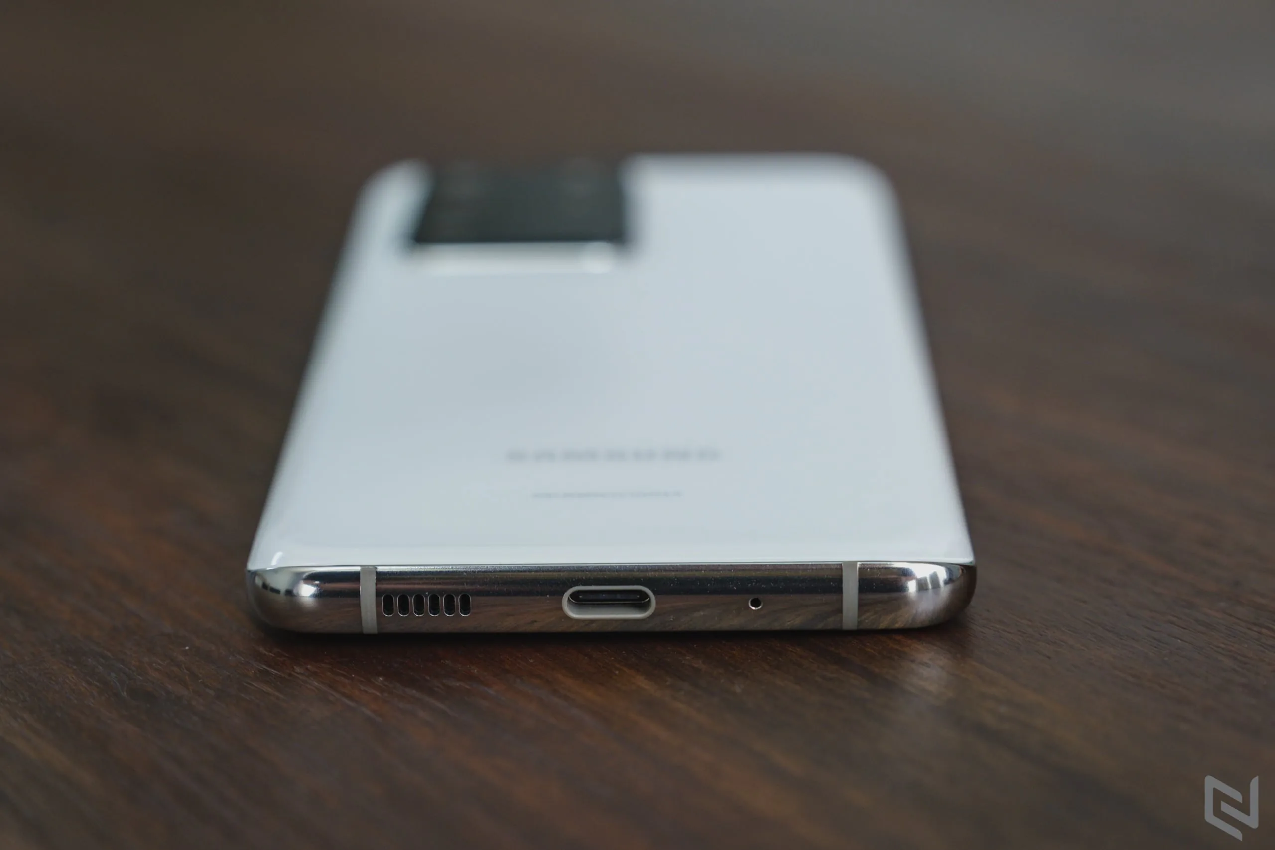 Mở hộp Galaxy S20 Ultra Trắng Thiên Vân: Vẻ đẹp từ sự đơn giản và cao cấp
