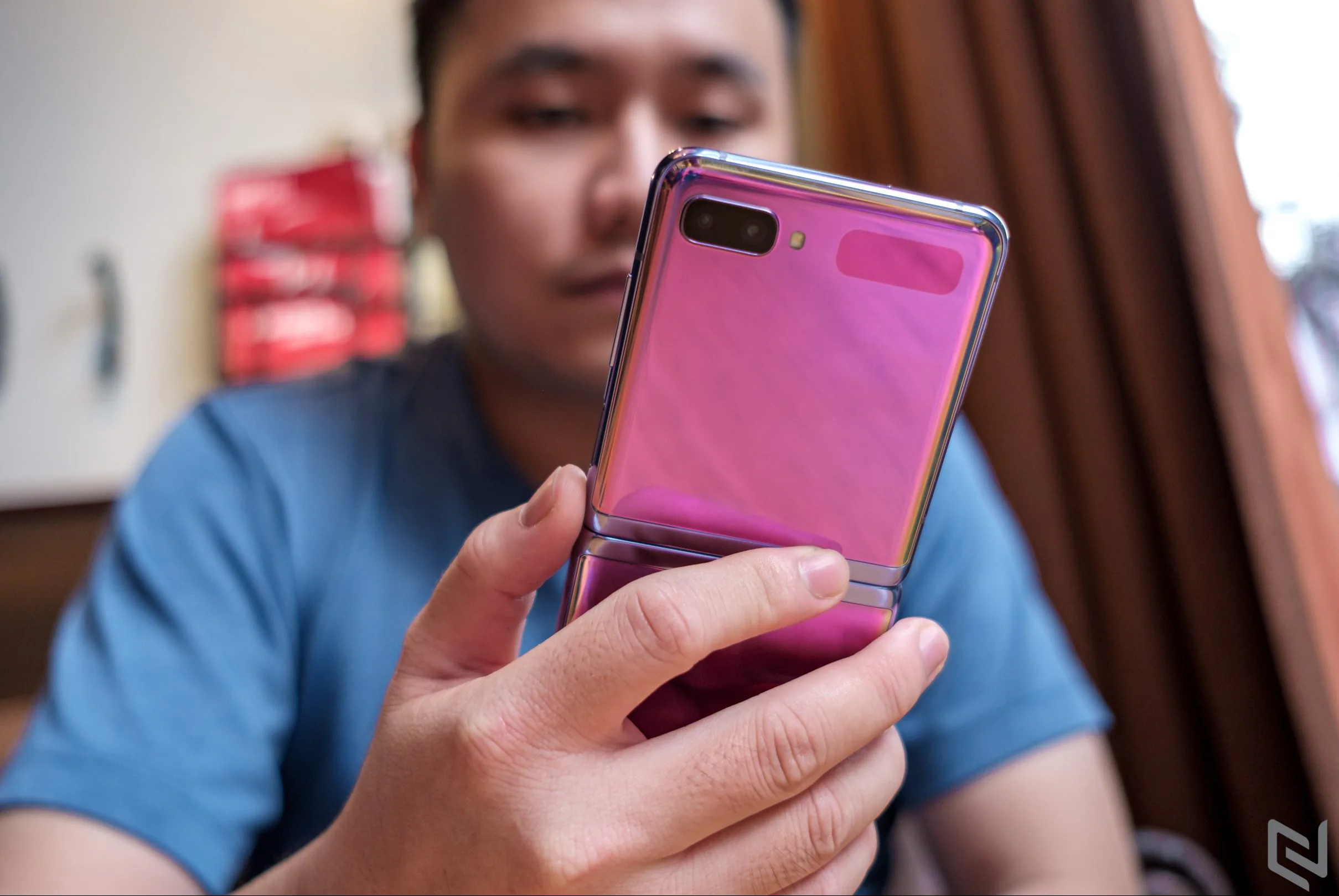 Trải nghiệm Galaxy Z Flip: Cao cấp, độc lạ và khác biệt với phần còn lại