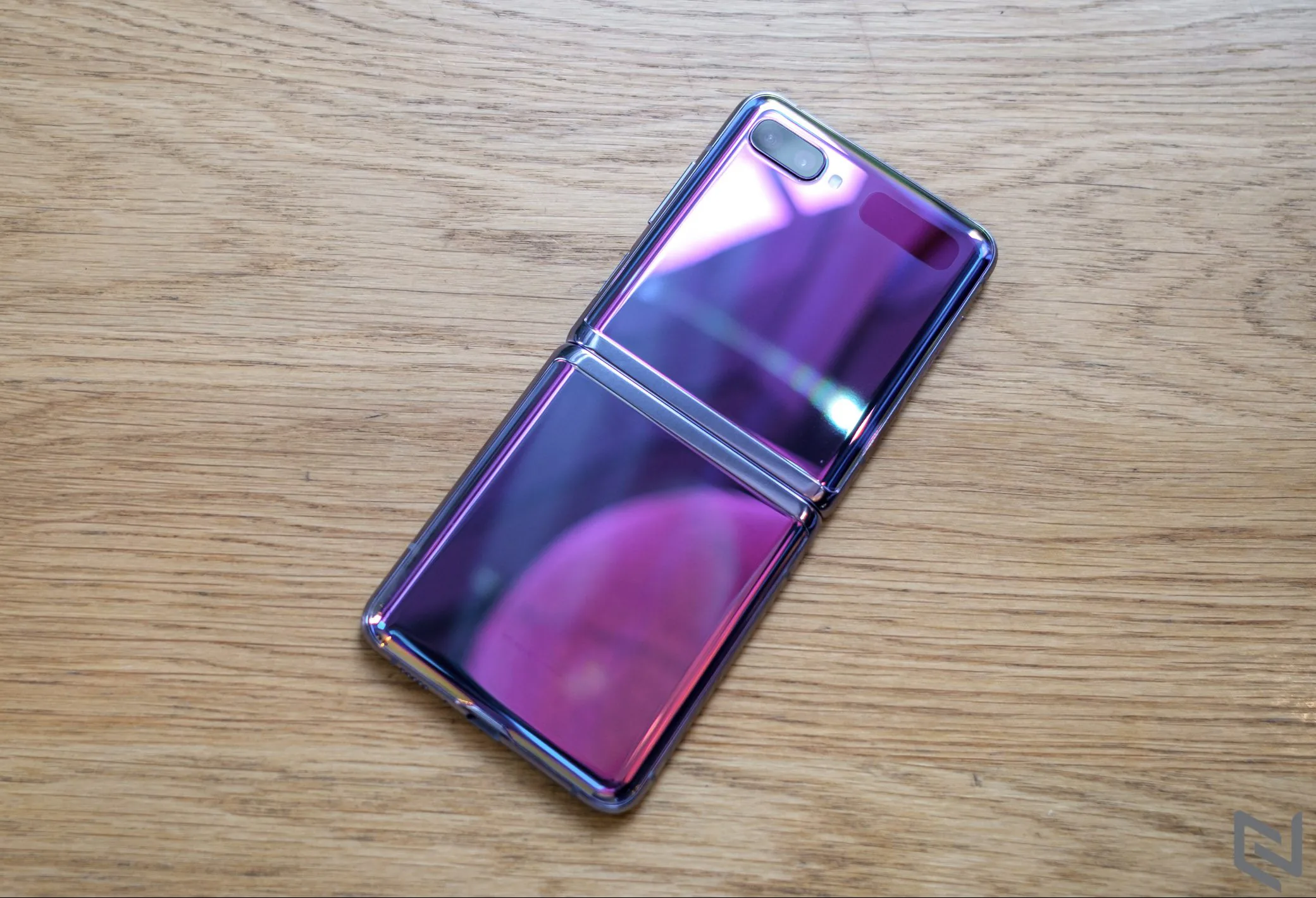 Trải nghiệm Galaxy Z Flip: Cao cấp, độc lạ và khác biệt với phần còn lại