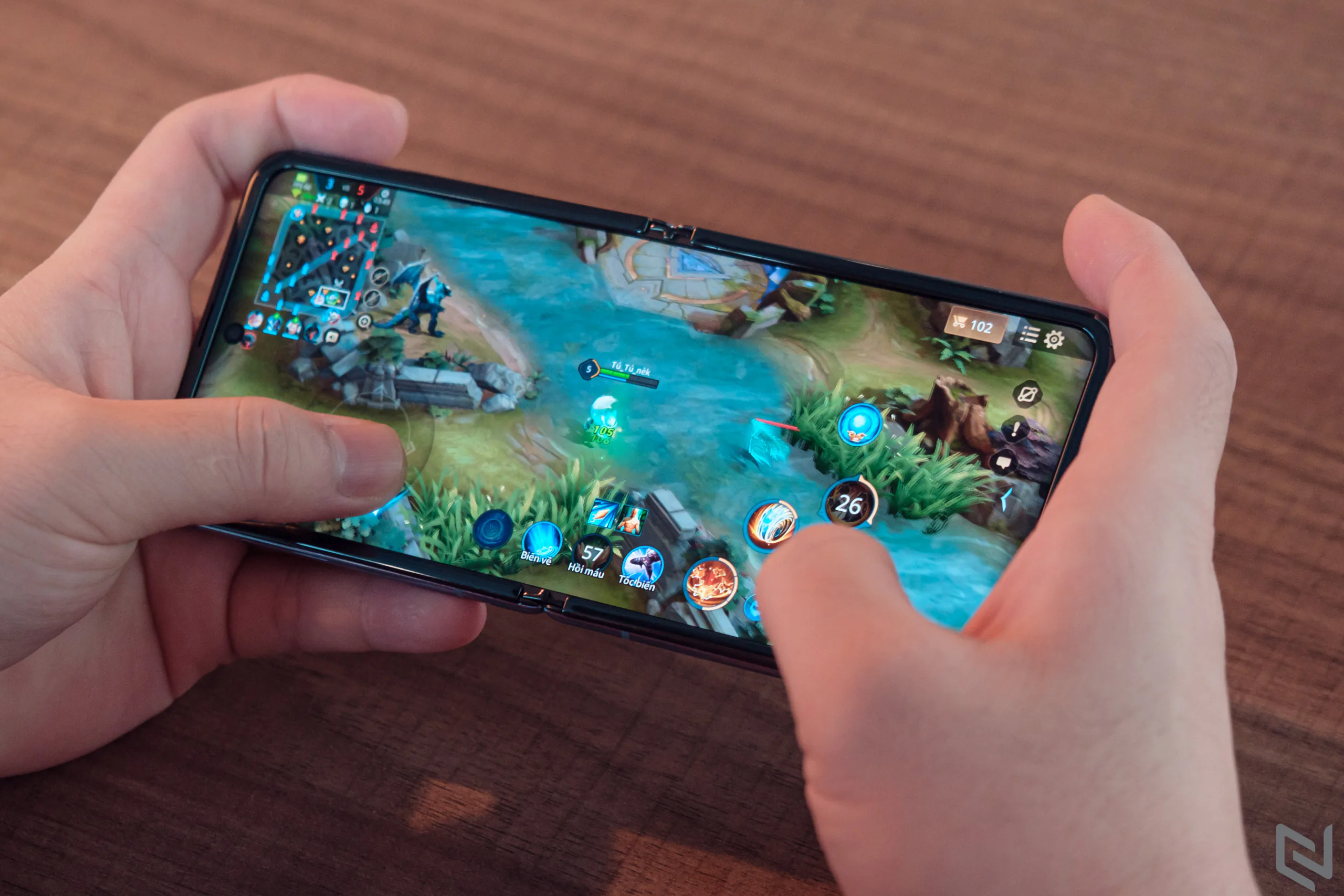 Trải nghiệm Galaxy Z Flip: Cao cấp, độc lạ và khác biệt với phần còn lại