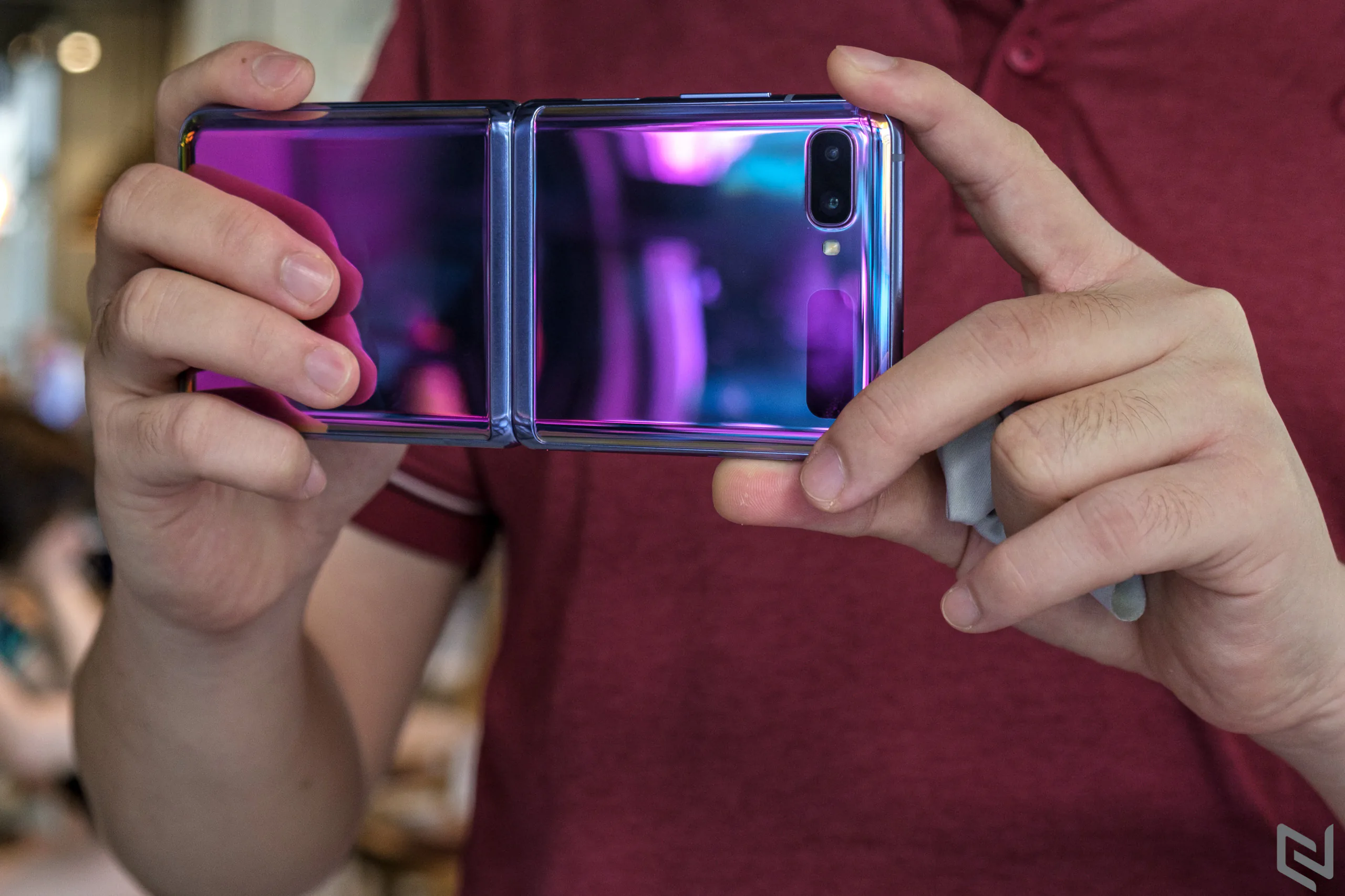 Trải nghiệm Galaxy Z Flip: Cao cấp, độc lạ và khác biệt với phần còn lại