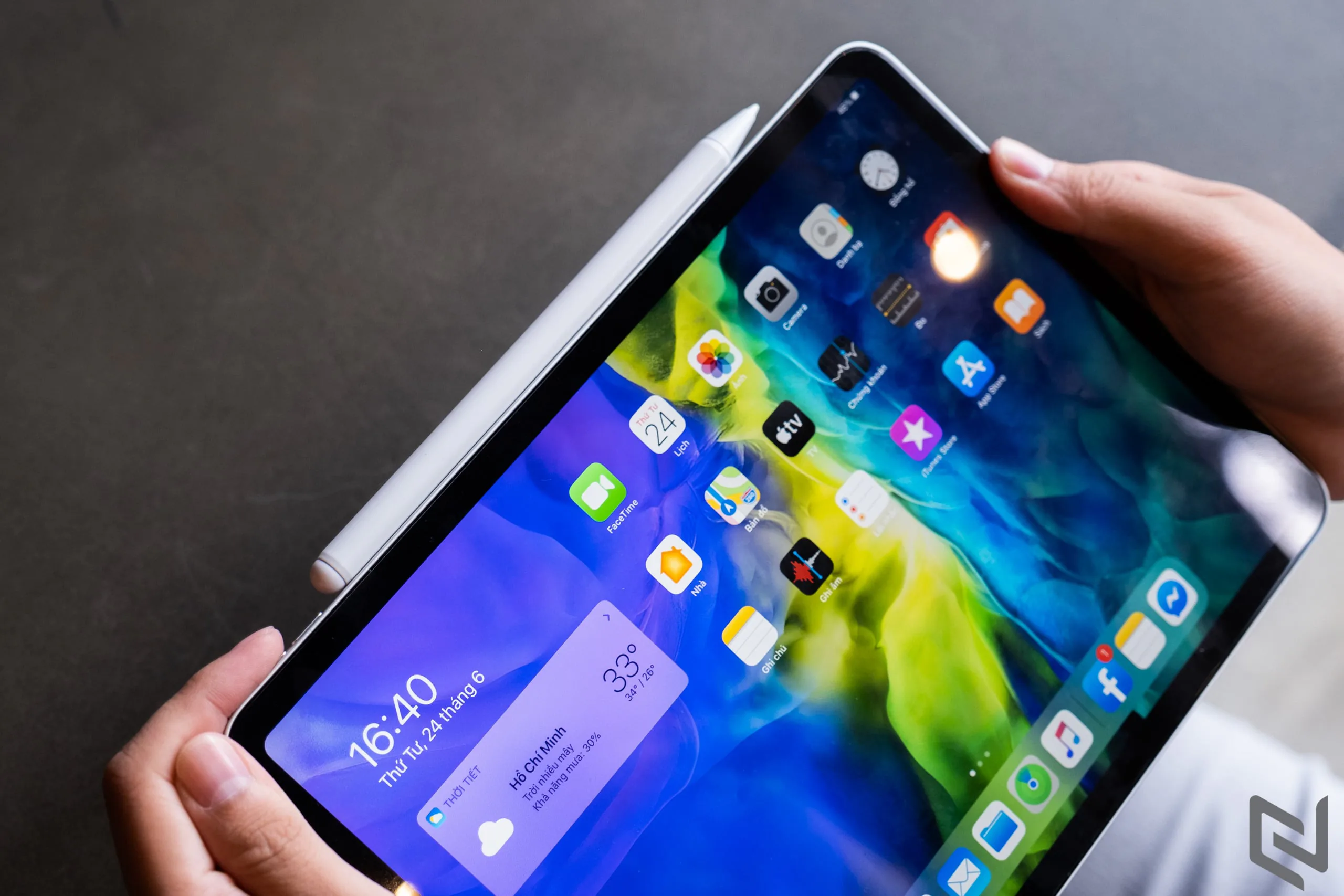 Trên tay bút cảm ứng GOOJODOQ dành cho iPad Pro: Rẻ không đồng nghĩa với kém chất lượng