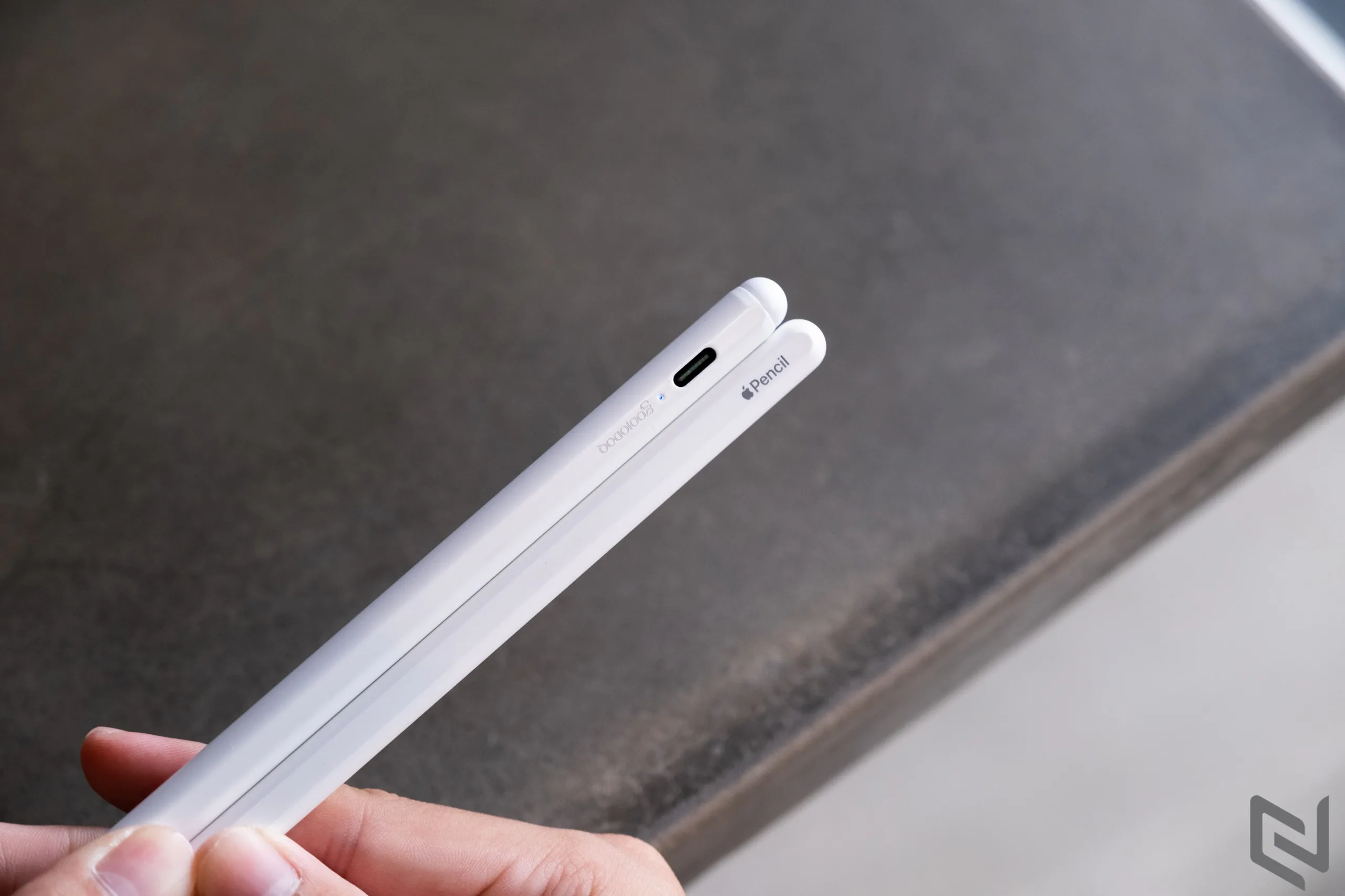 Trên tay bút cảm ứng GOOJODOQ dành cho iPad Pro: Rẻ không đồng nghĩa với kém chất lượng