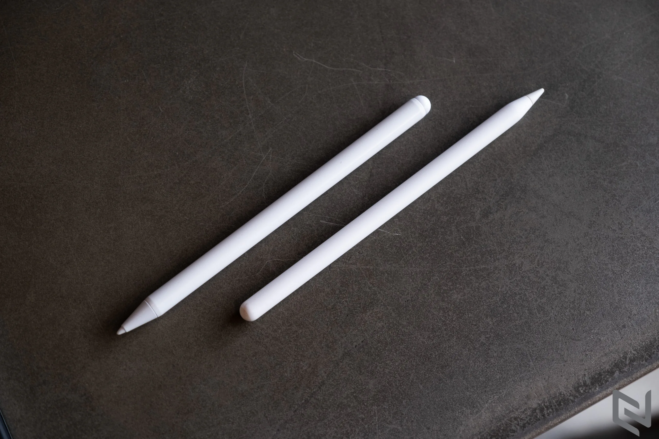 Trên tay bút cảm ứng GOOJODOQ dành cho iPad Pro: Rẻ không đồng nghĩa với kém chất lượng