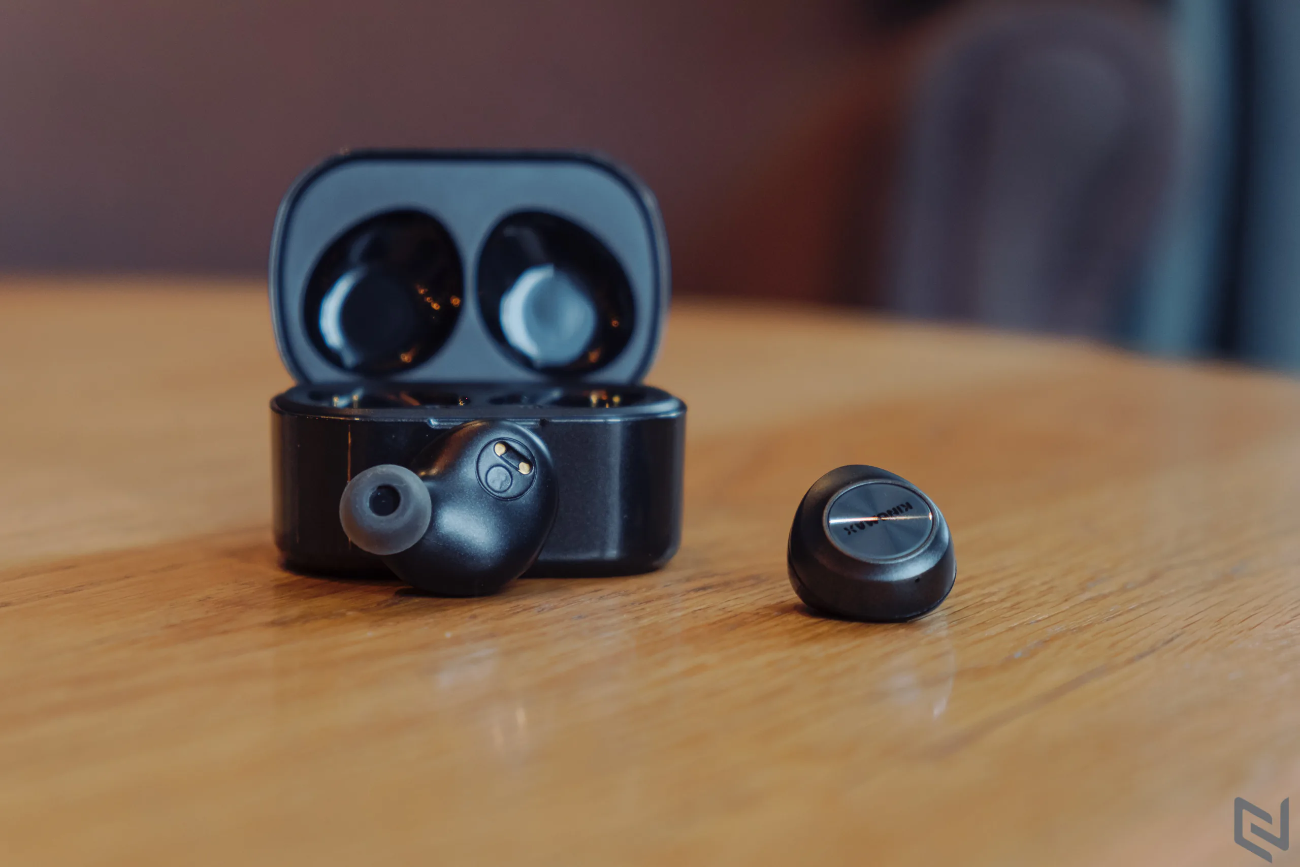 Mở hộp và đánh giá tai nghe Kingmax Joybuds 511: Hãng linh kiện máy tính giờ cũng có tai nghe true wireless