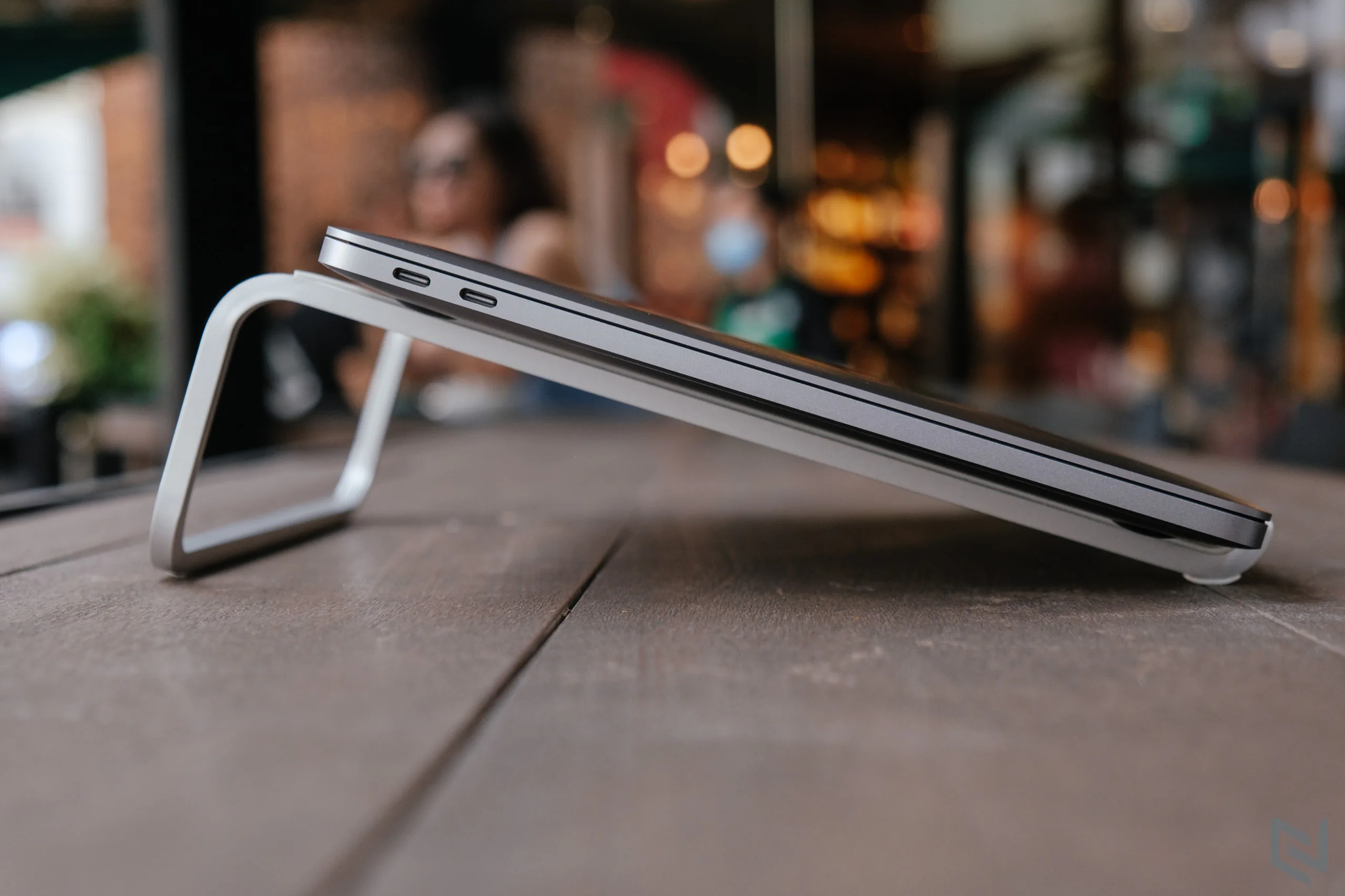 Trên tay đế tản nhiệt Rain Design mBar cho MacBook giá 750,000 VND
