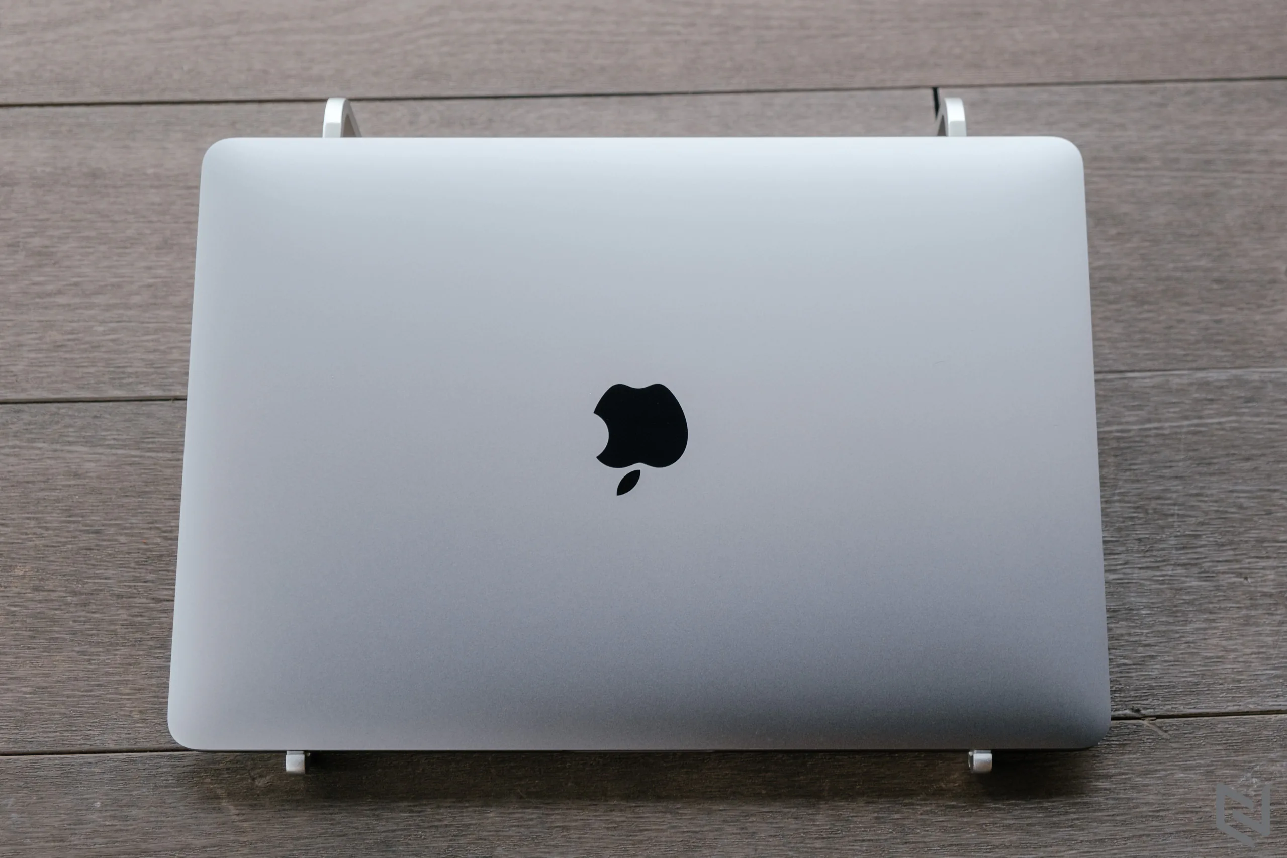 Trên tay đế tản nhiệt Rain Design mBar cho MacBook giá 750,000 VND