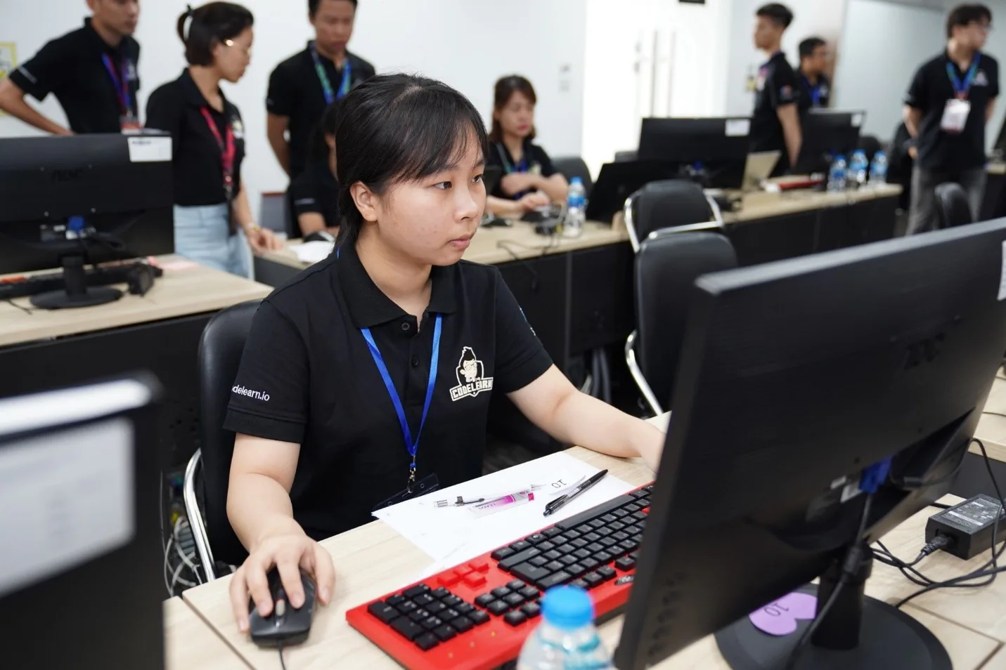 Nữ sinh trung học giành giải quán quân Codewar Junior 2020