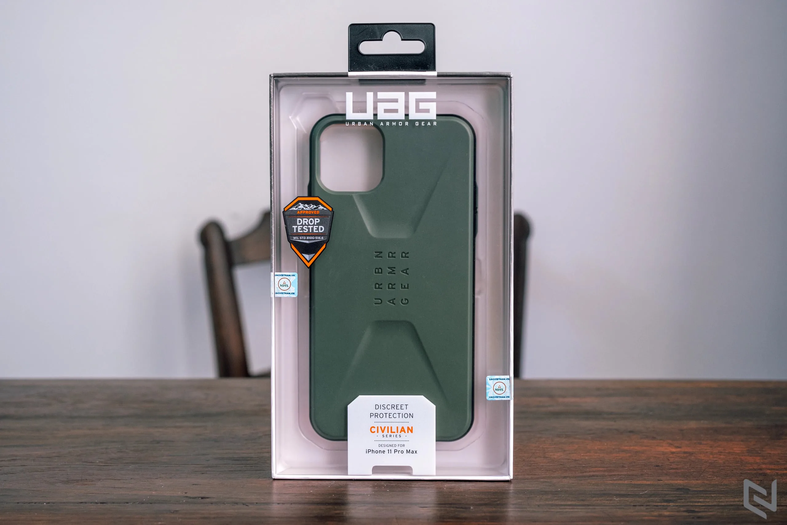 Trên tay ốp lưng UAG Civilian cho iPhone hàng chính hãng tại Việt Nam, giá 1,150,000 VND