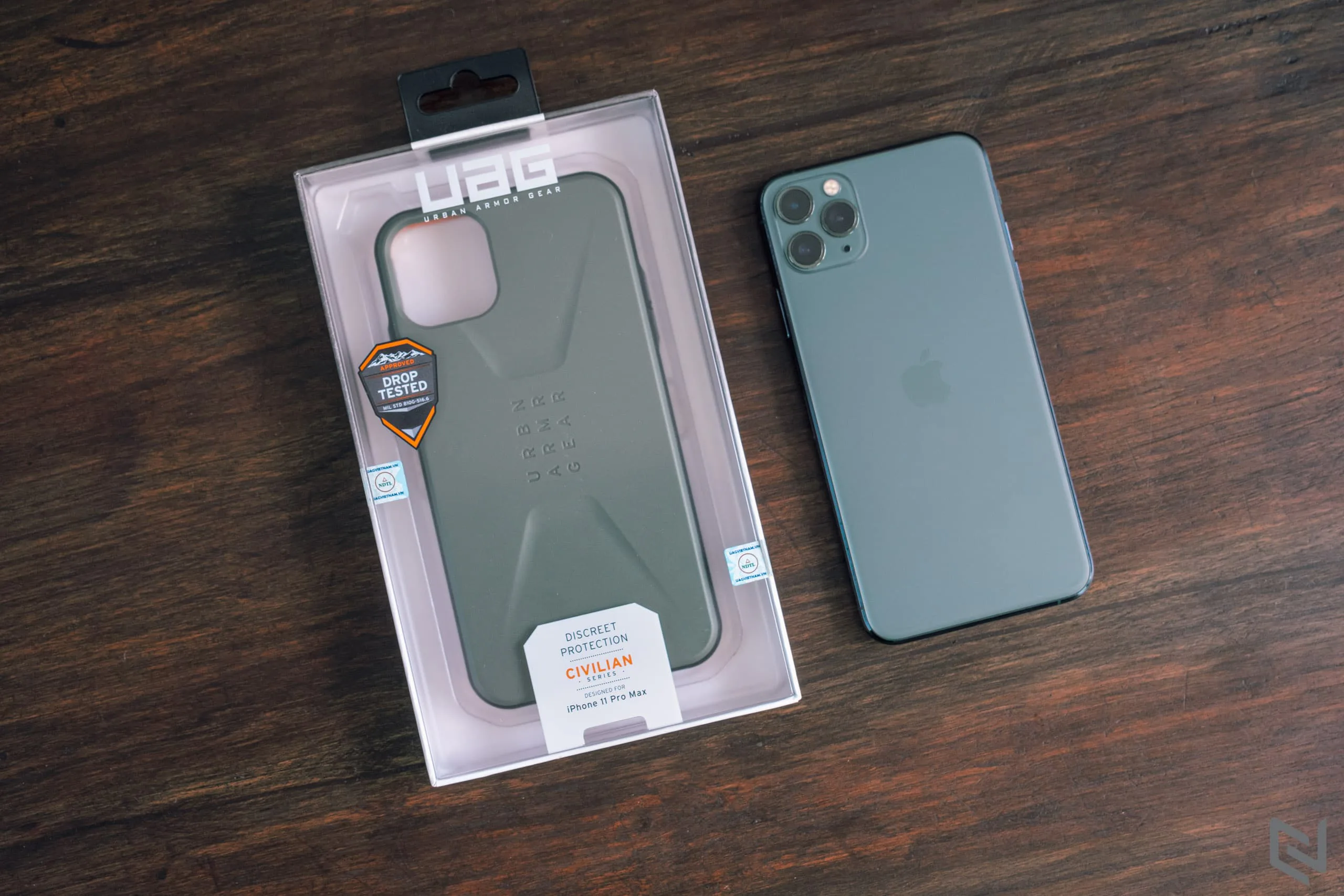 Trên tay ốp lưng UAG Civilian cho iPhone hàng chính hãng tại Việt Nam, giá 1,150,000 VND