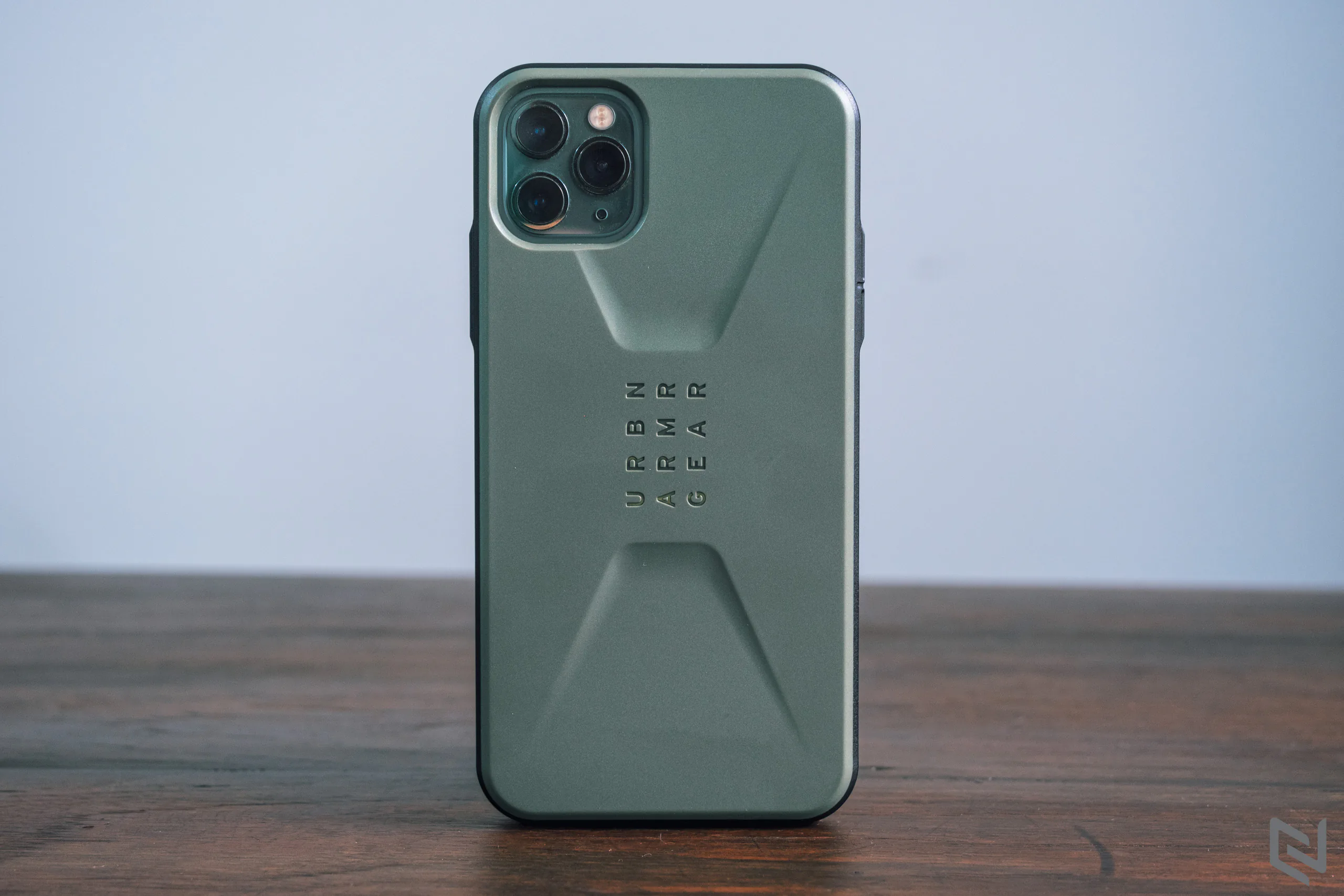 Trên tay ốp lưng UAG Civilian cho iPhone hàng chính hãng tại Việt Nam, giá 1,150,000 VND