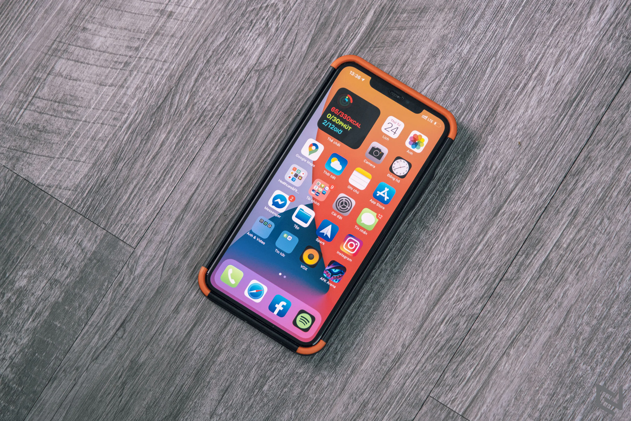 Trên tay ốp lưng UAG Civilian cho iPhone hàng chính hãng tại Việt Nam, giá 1,150,000 VND